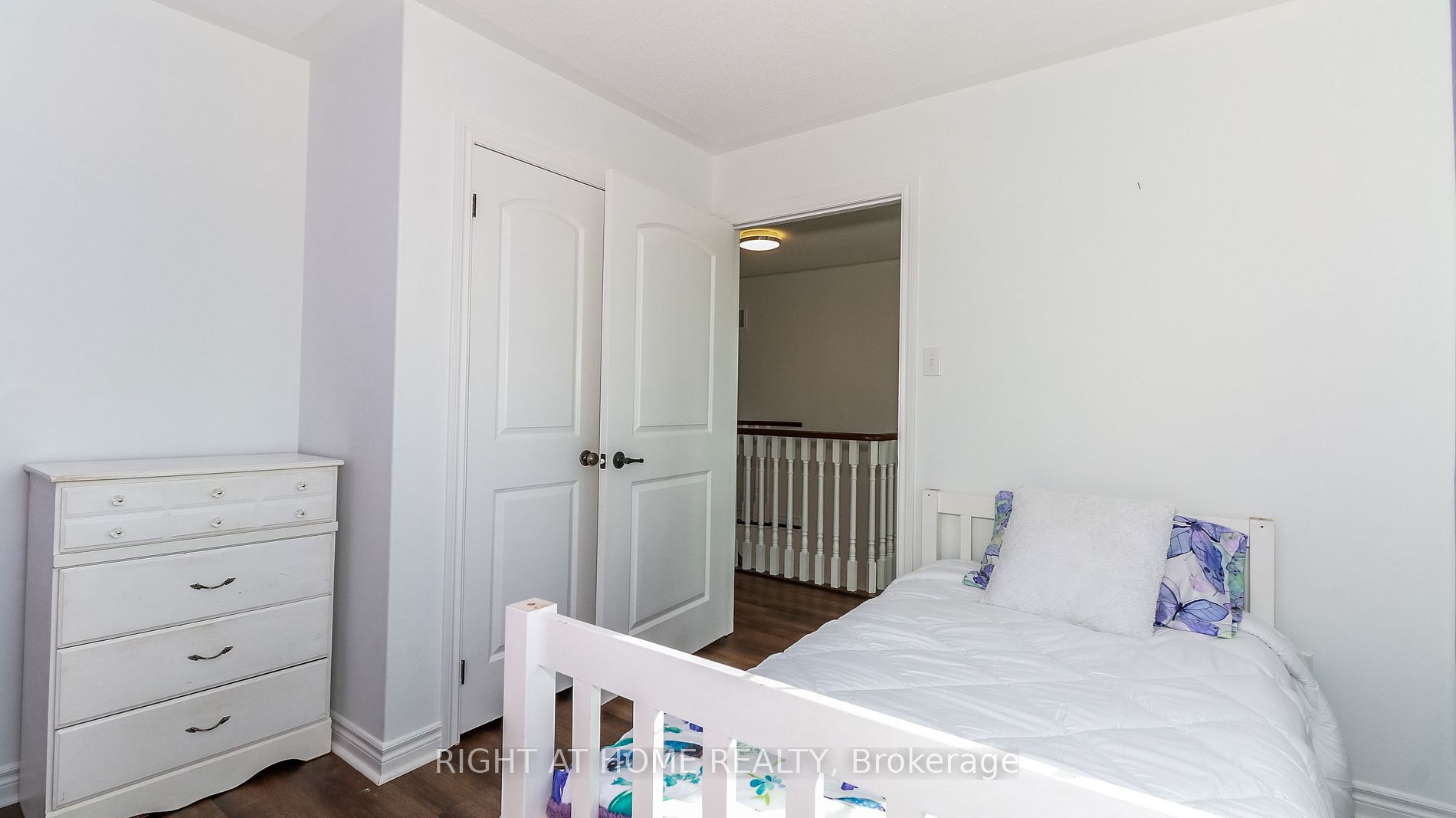 39 WHITFIELD Crescent