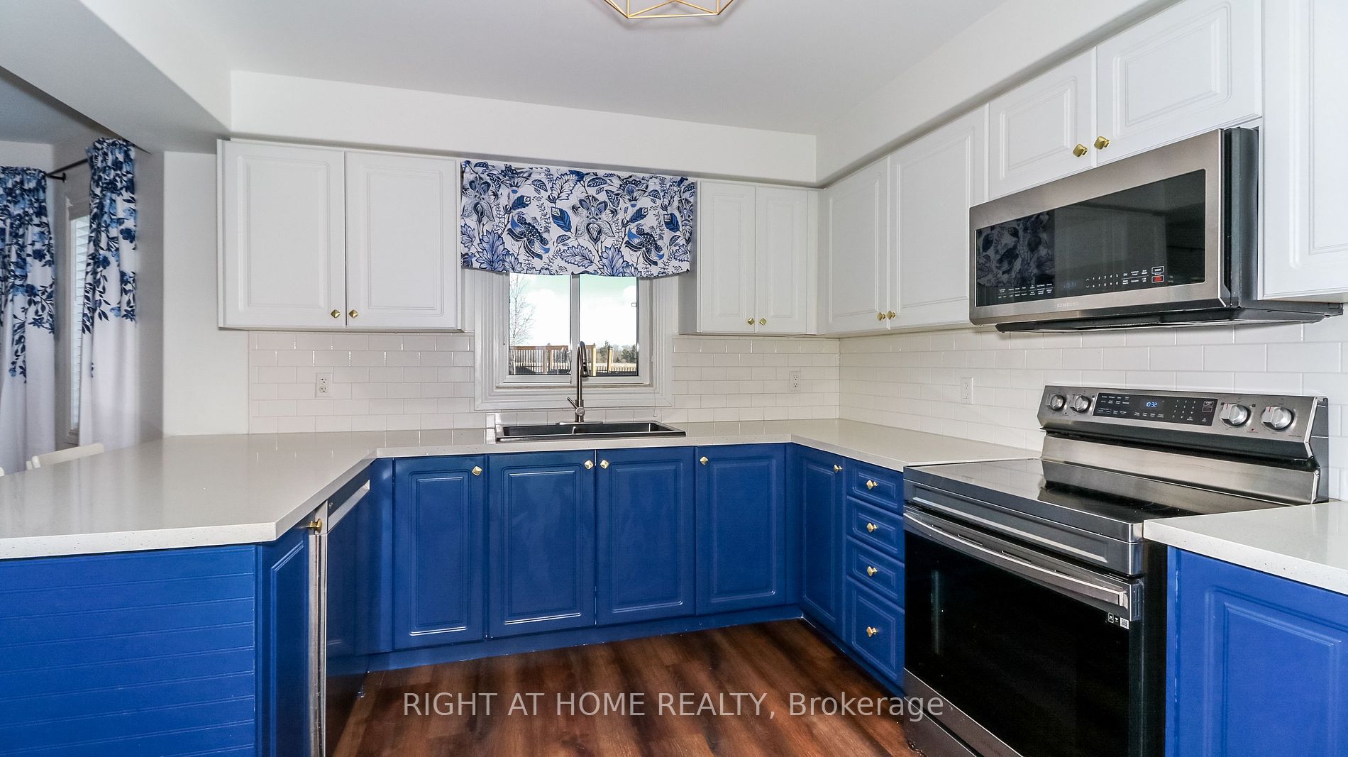 39 WHITFIELD Crescent