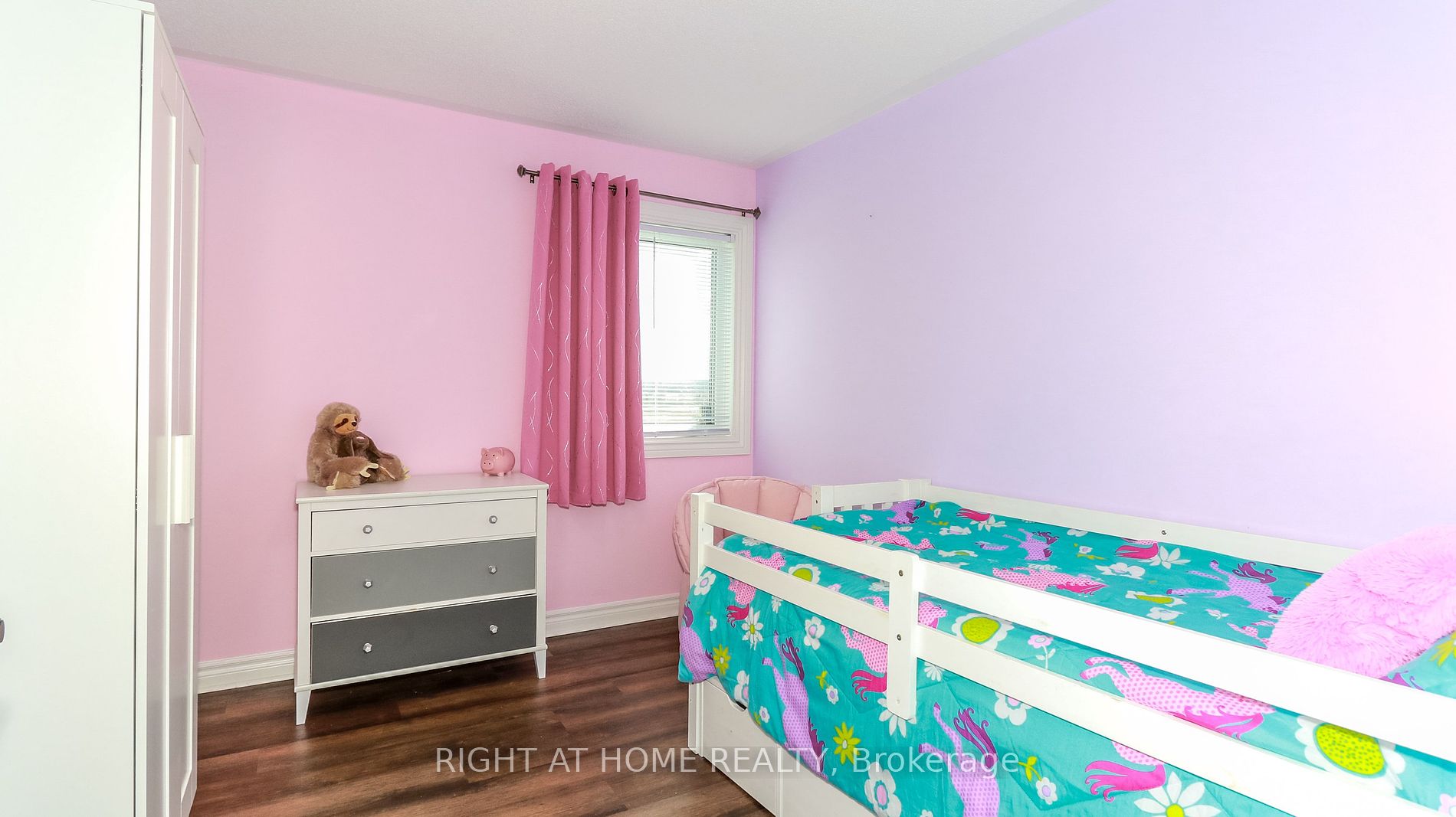 39 WHITFIELD Crescent