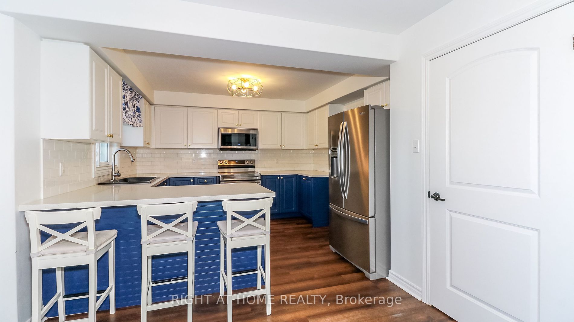 39 WHITFIELD Crescent