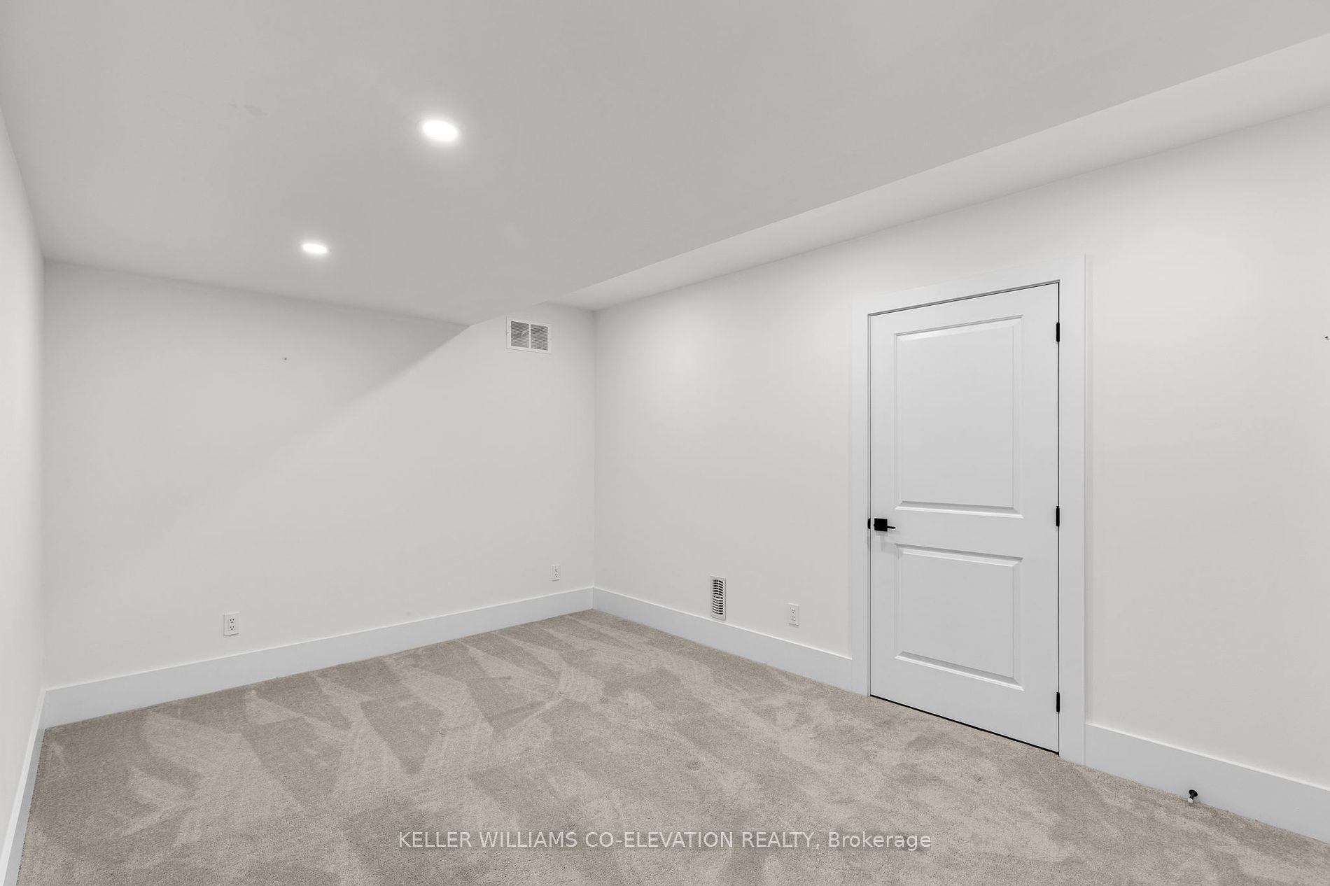 19 Byers St