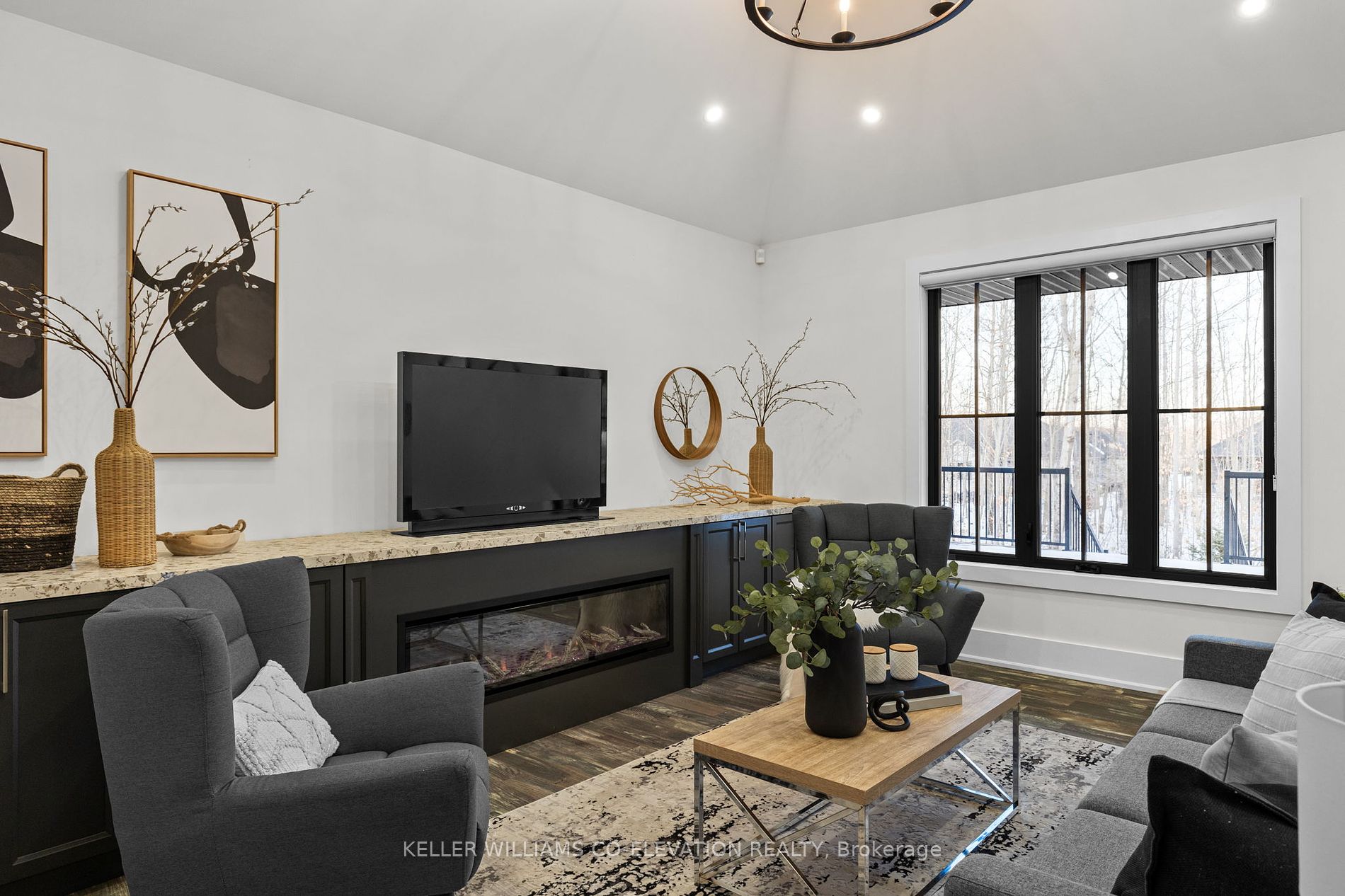 19 Byers St