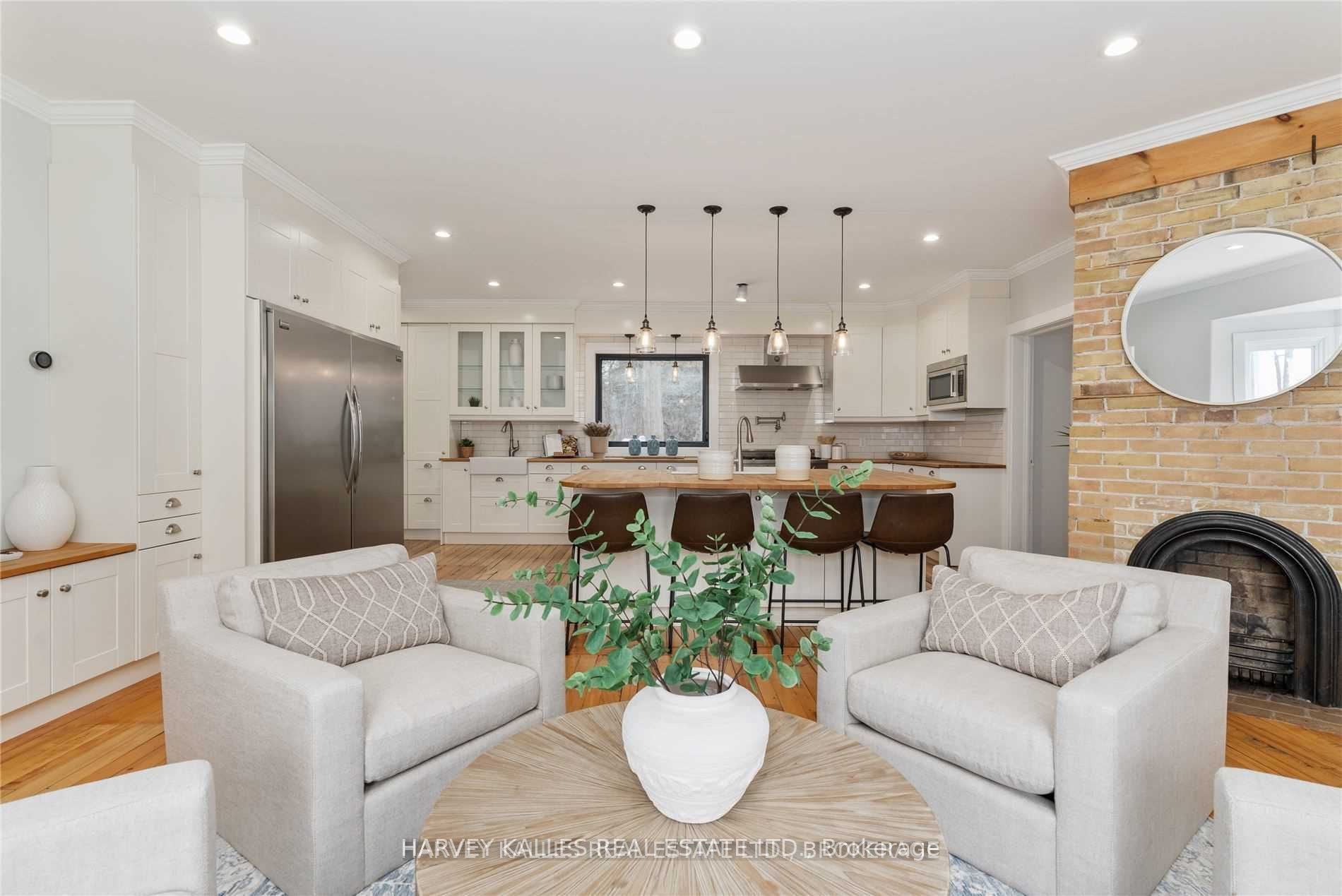 2 Black Forest Lane
