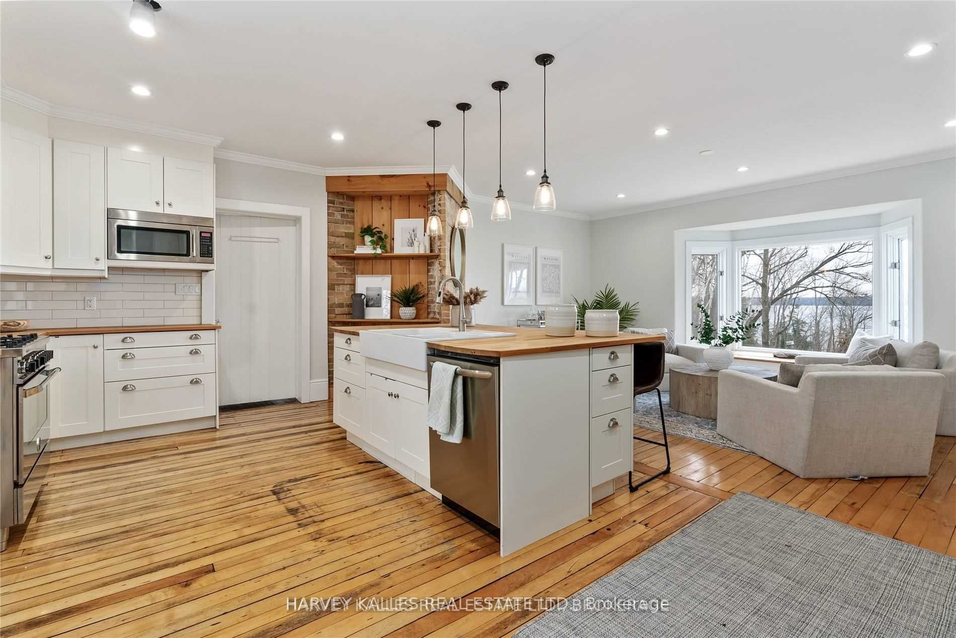 2 Black Forest Lane