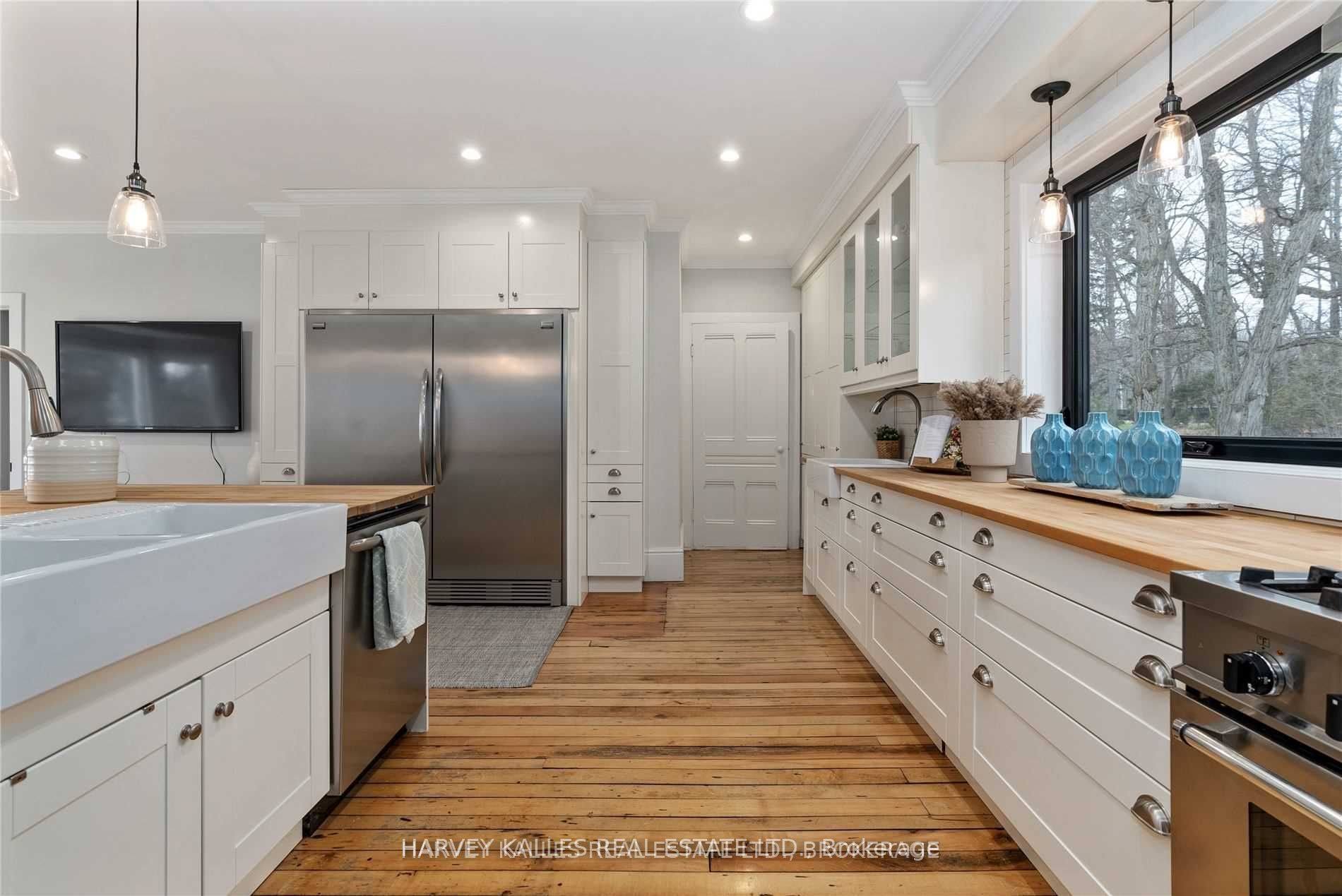 2 Black Forest Lane