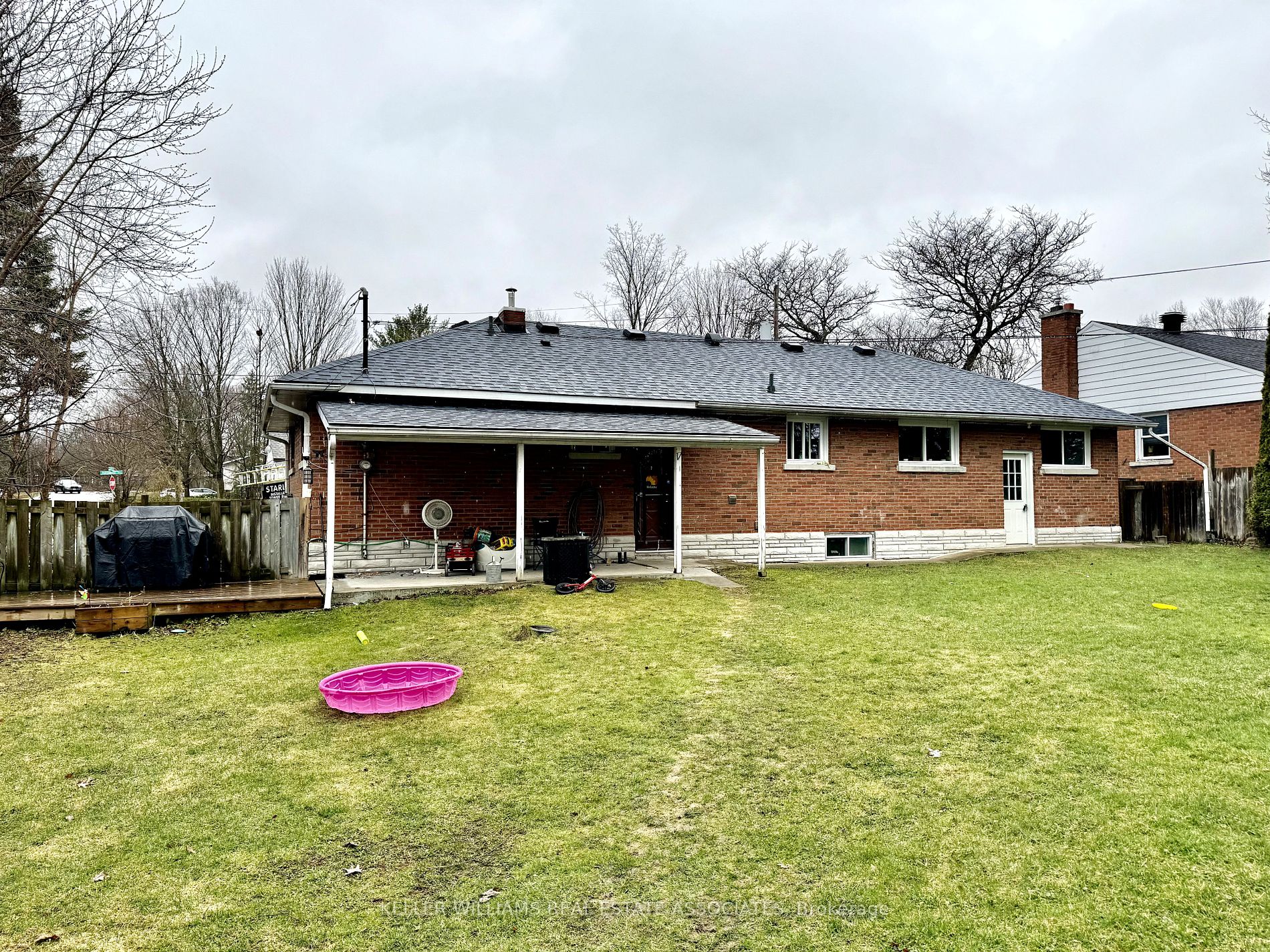 362 Parkhurst Crescent