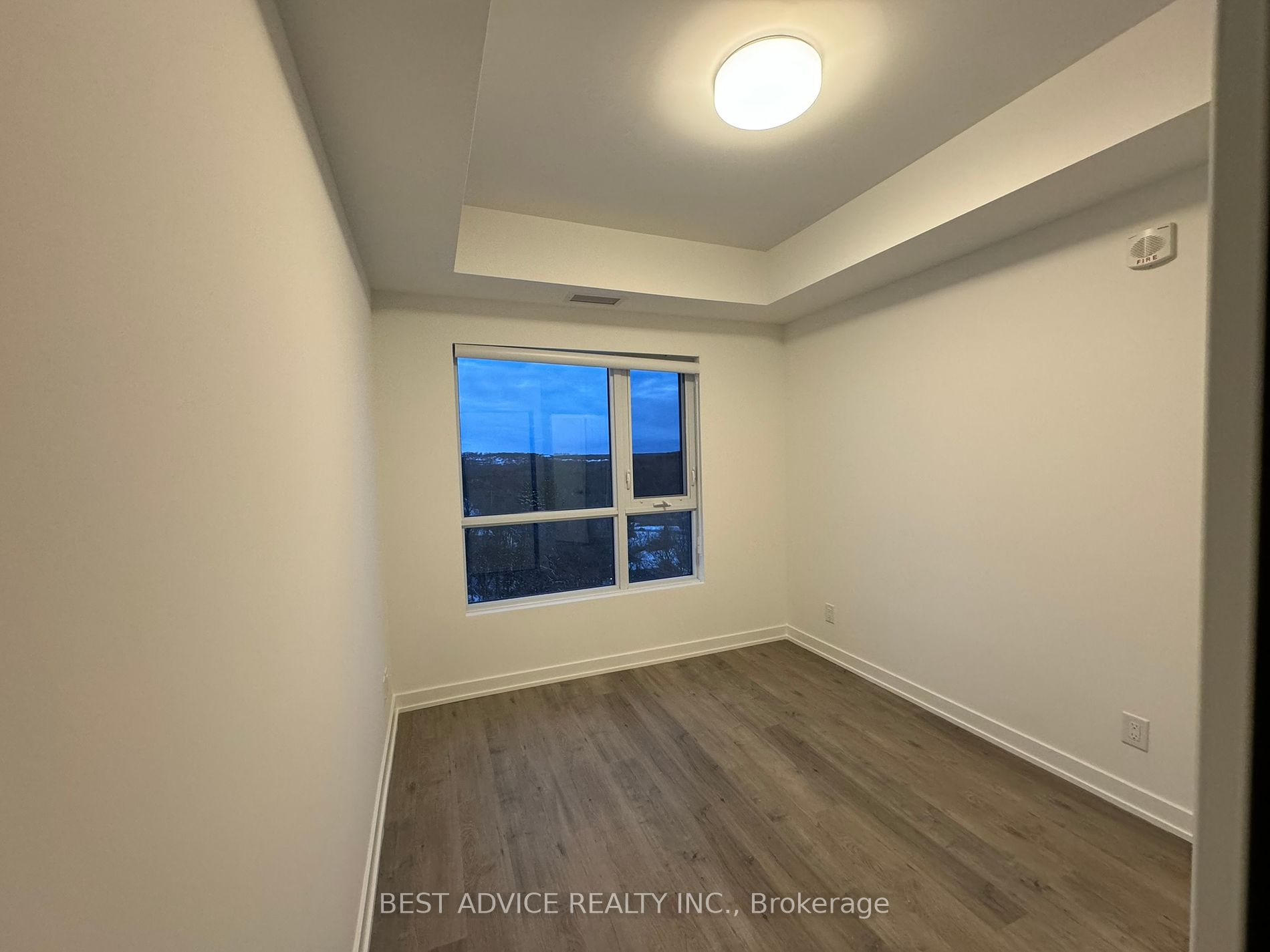 56 Lakeside Terrace, #904