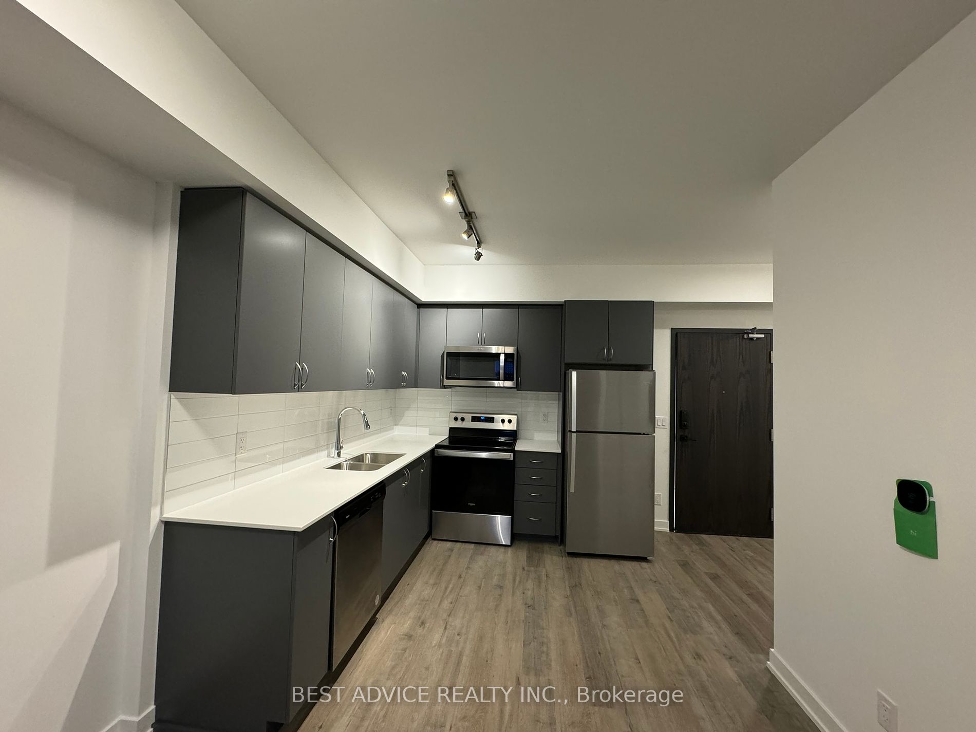 56 Lakeside Terrace, #904