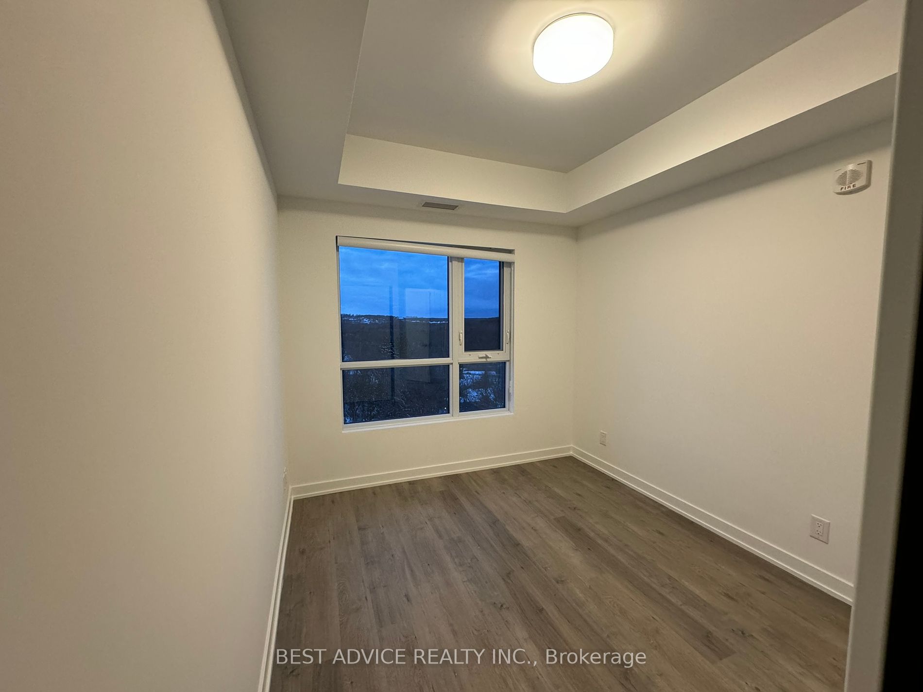 56 Lakeside Terrace, #904
