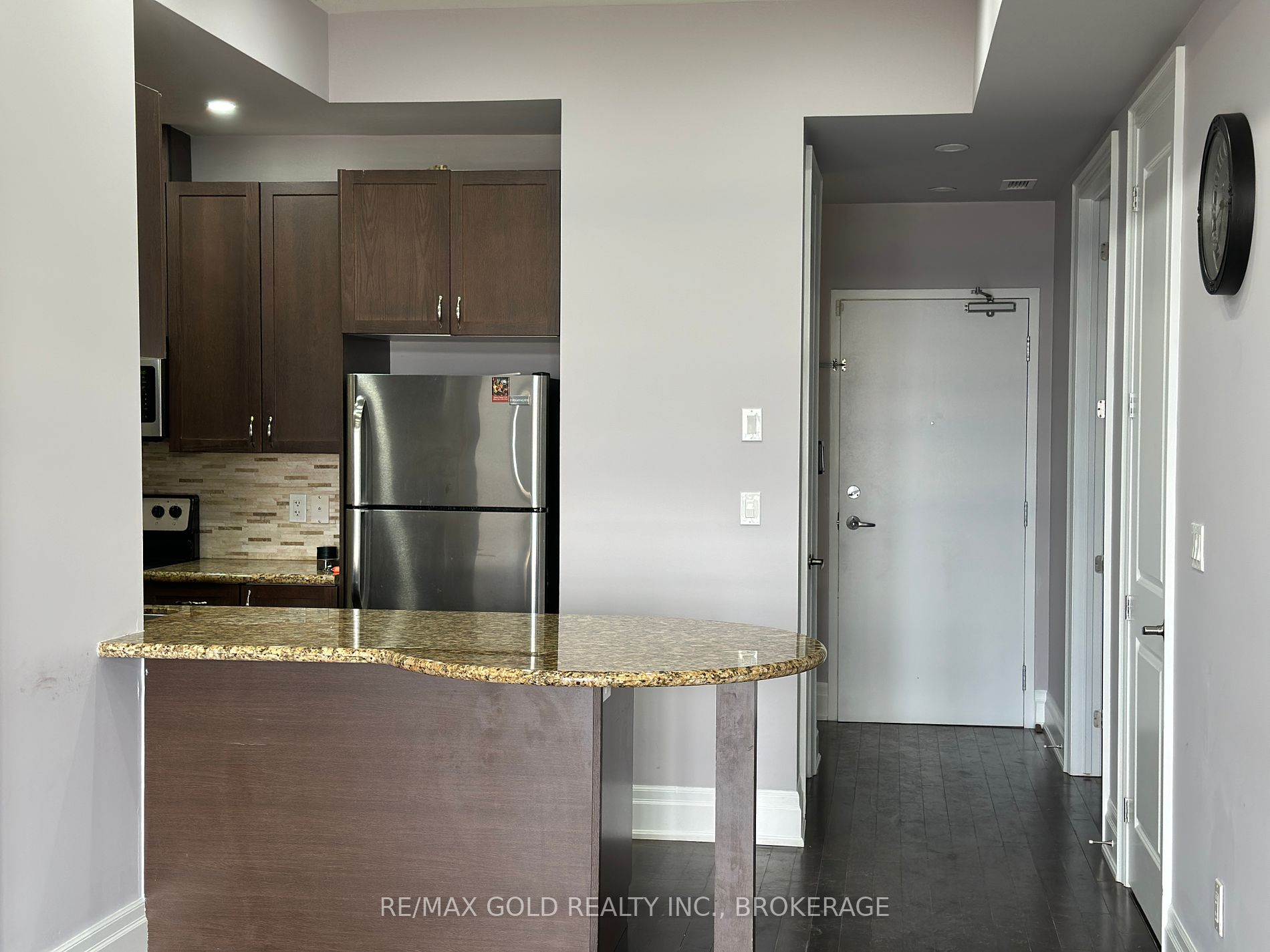 764 RIVER Road S, #206