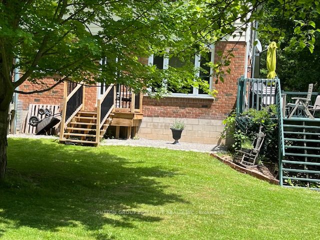 80 Mary St