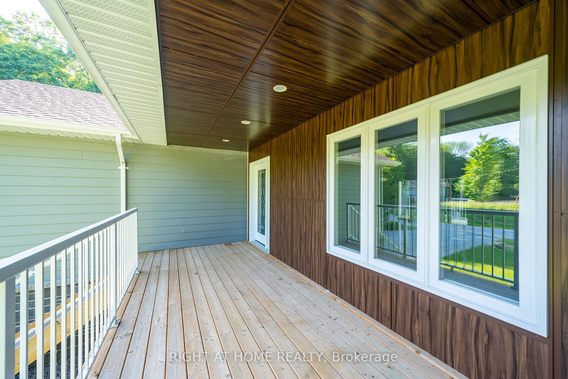 6 Ojibway Court