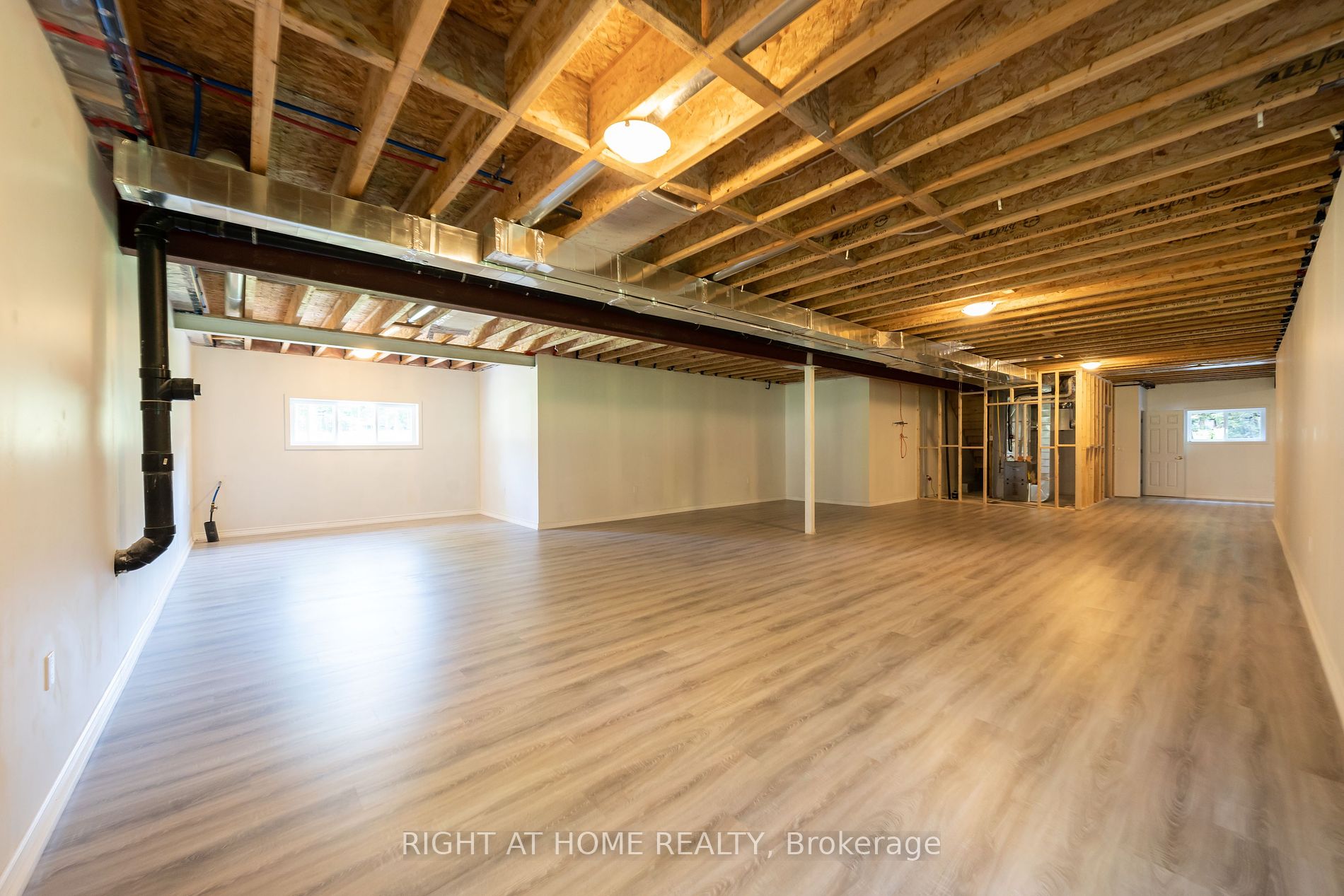 6 Ojibway Court