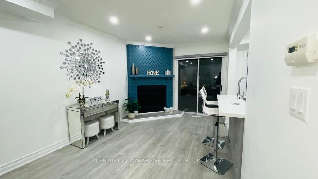39 Laidlaw Dr