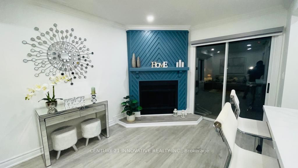 39 Laidlaw Dr
