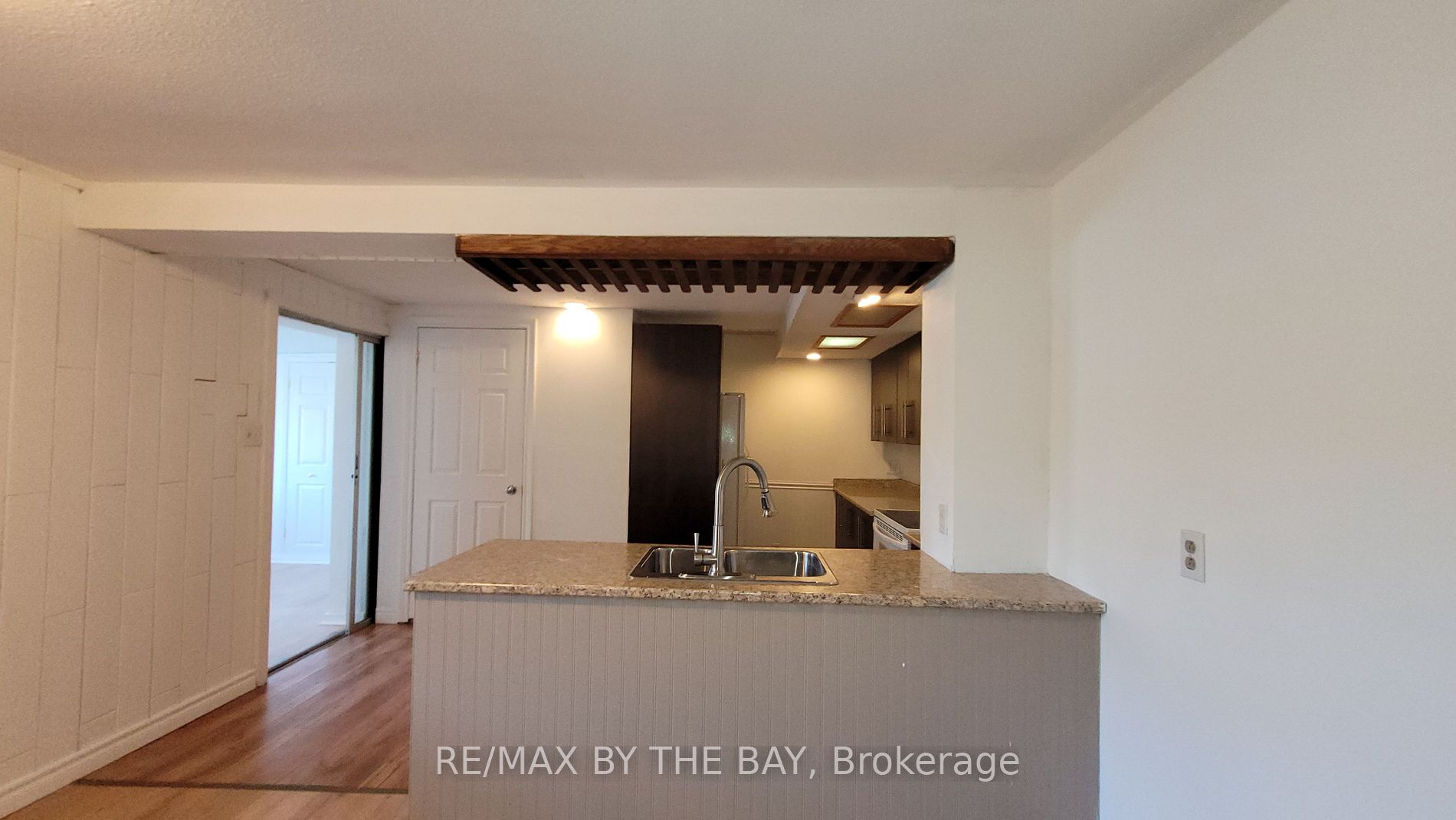 835 Mosley Street, #5