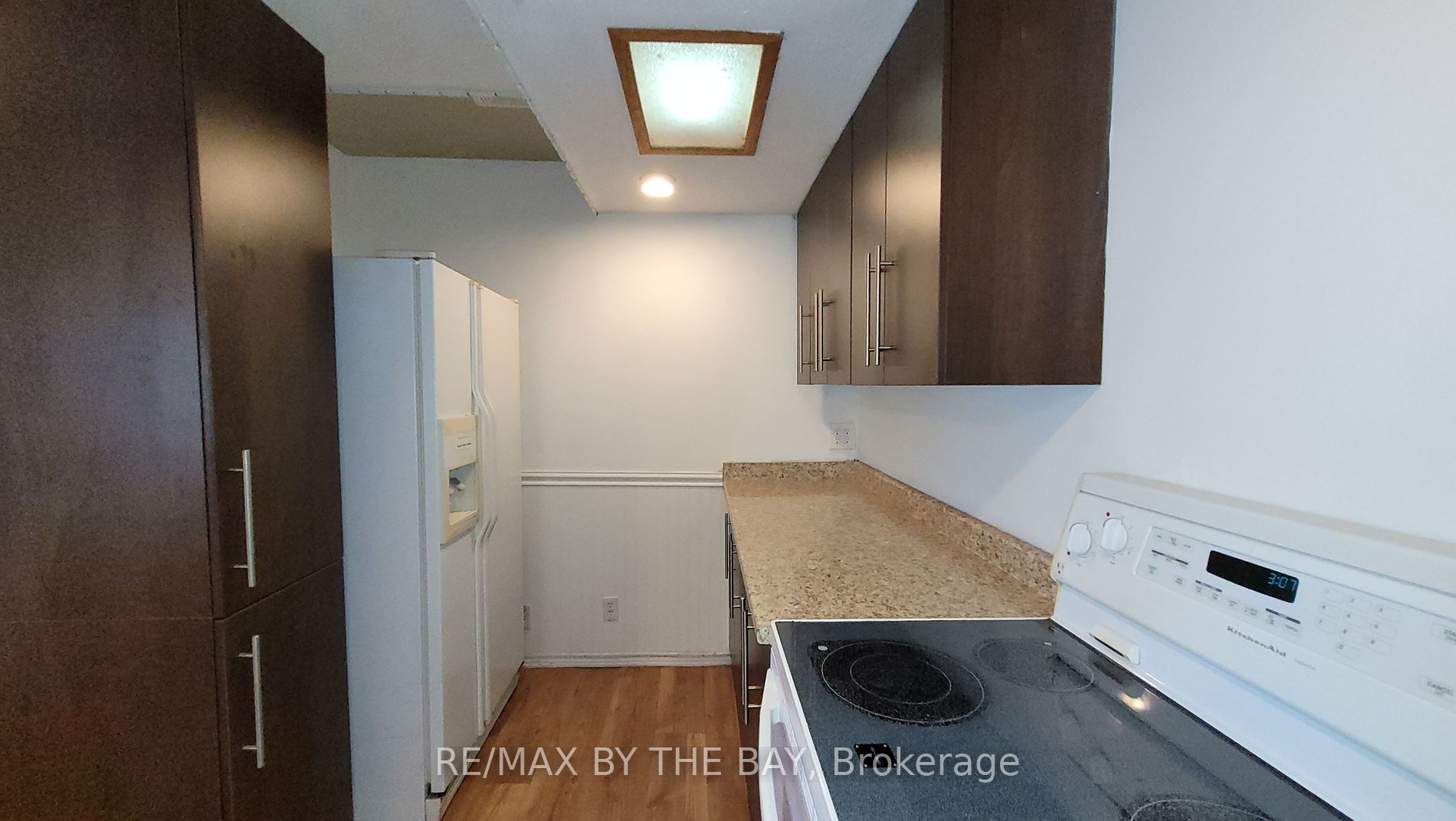835 Mosley Street, #5