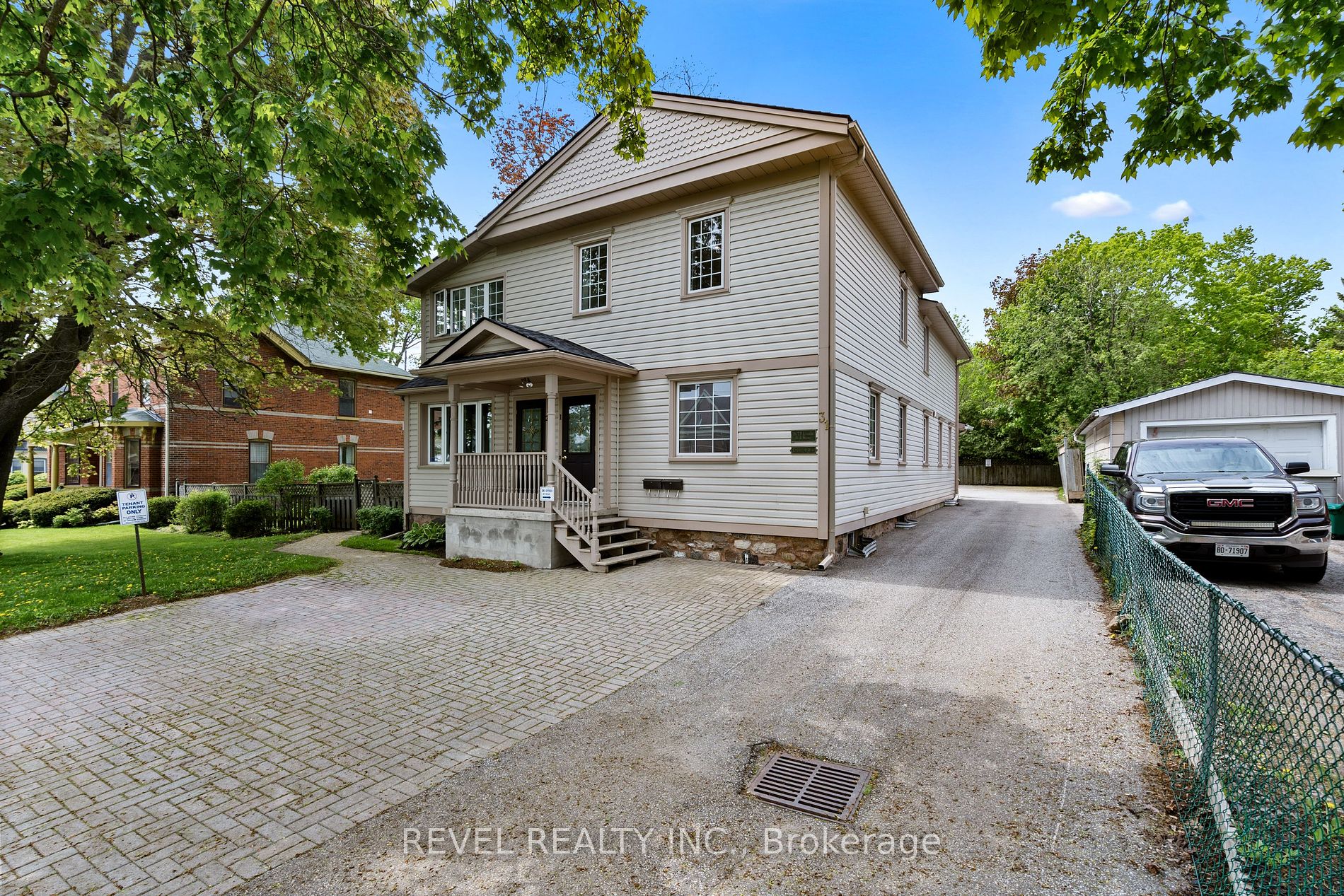 31 Frederick St
