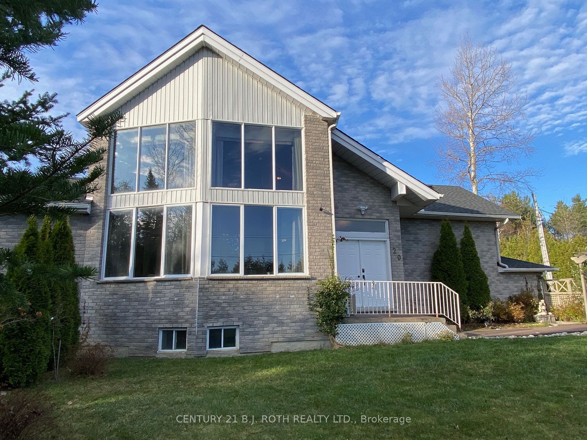 20 Grant Avenue E