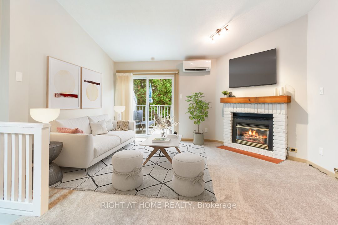 12 Dawson Dr, #403