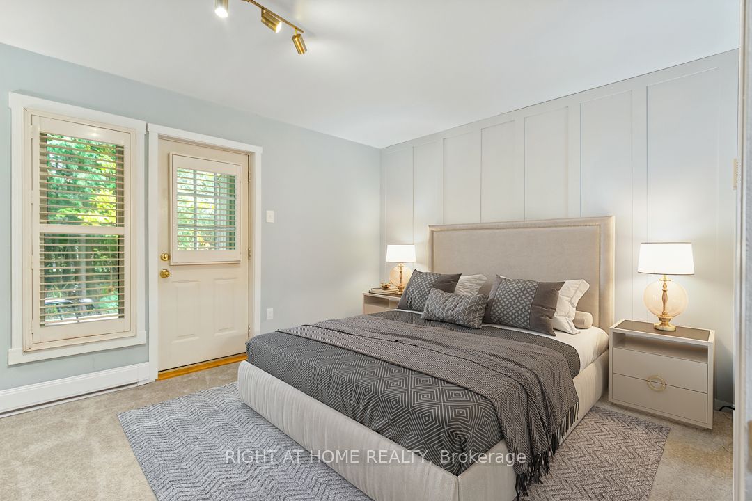 12 Dawson Dr, #403