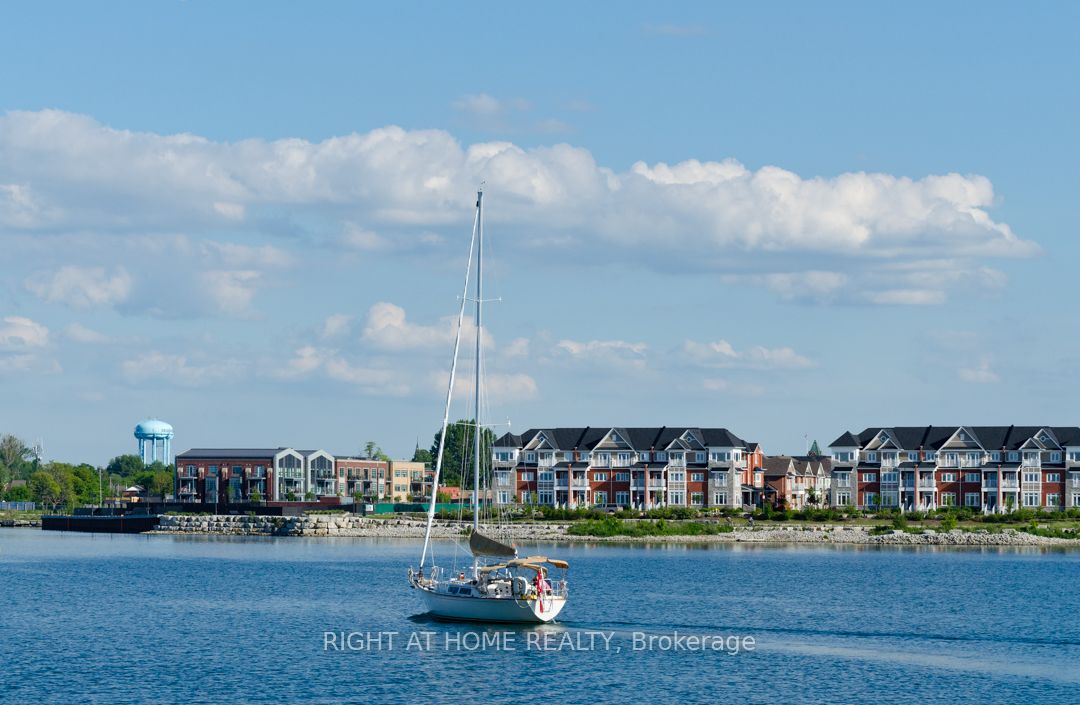 12 Dawson Dr, #403