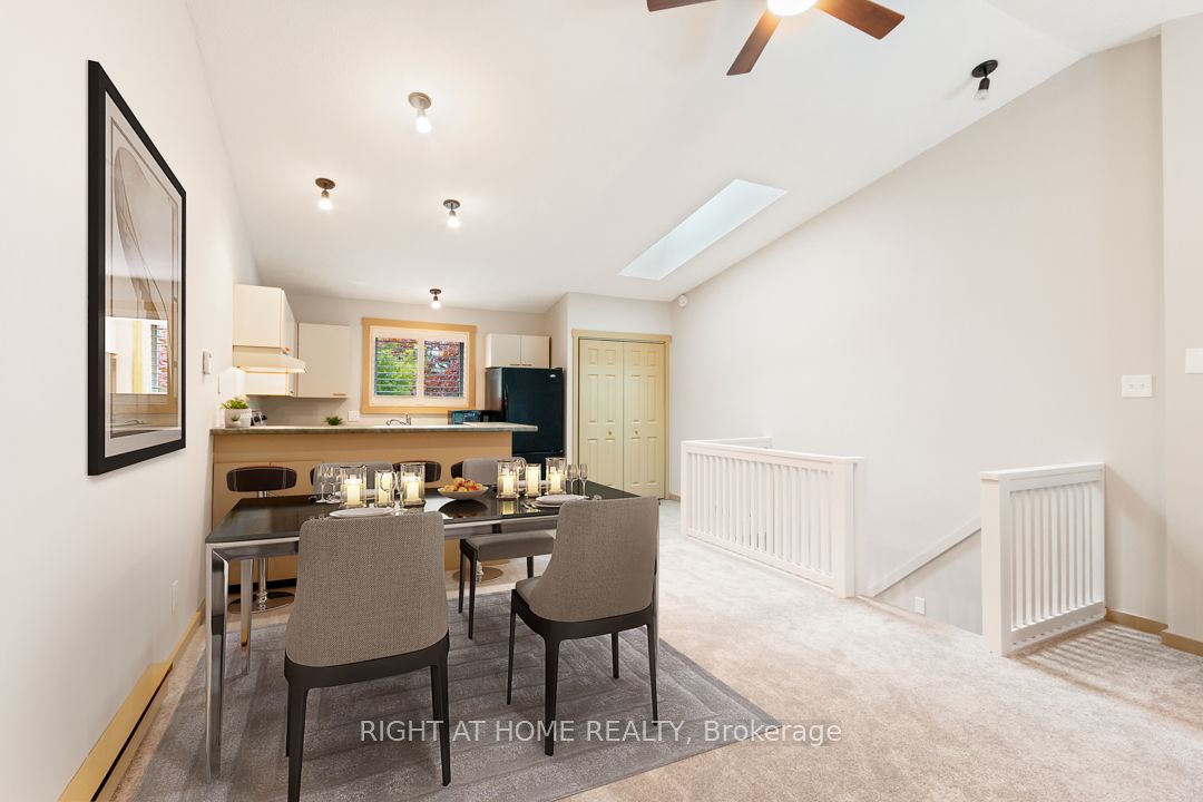 12 Dawson Dr, #403