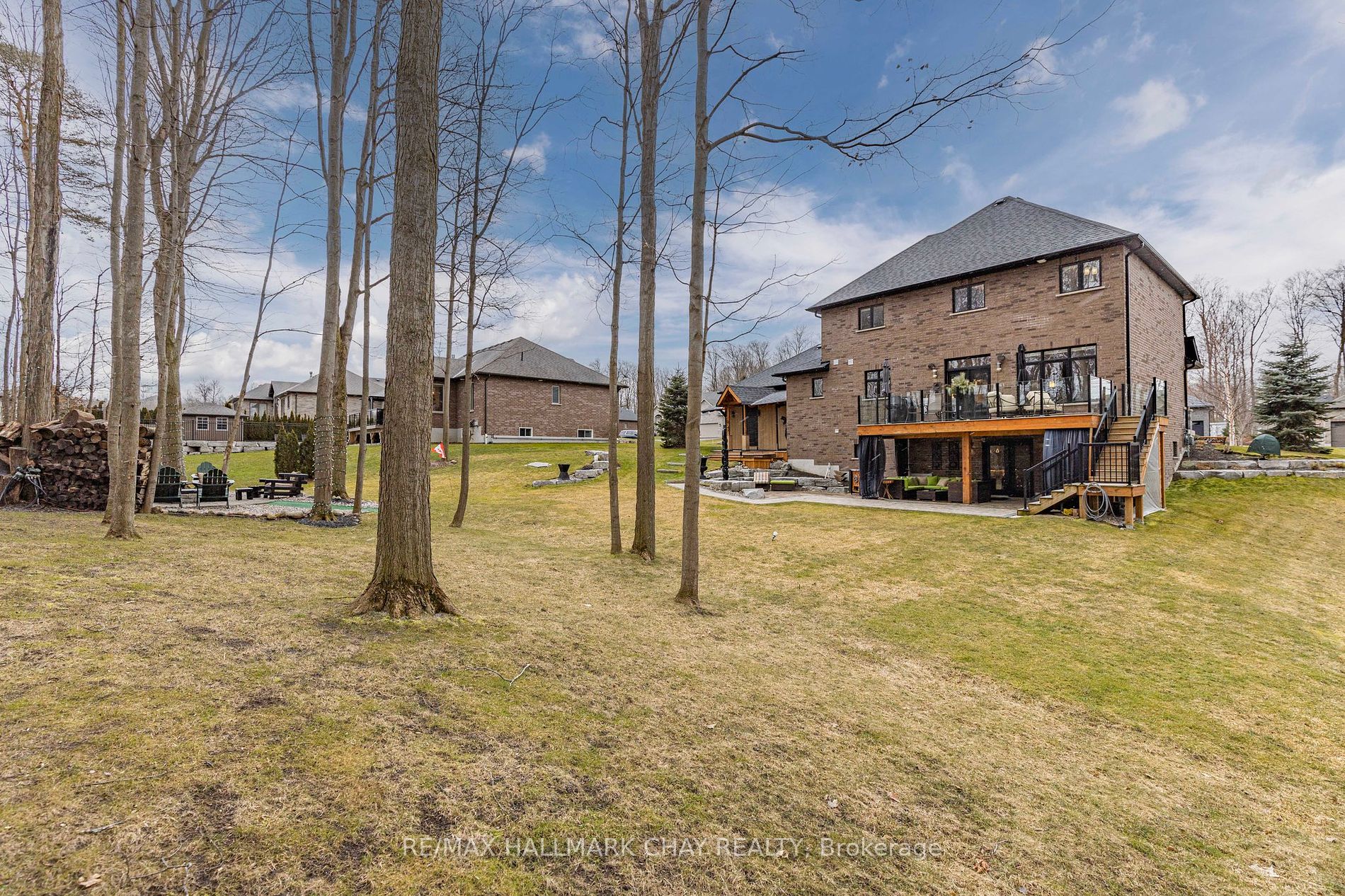 17 Black Creek Tr