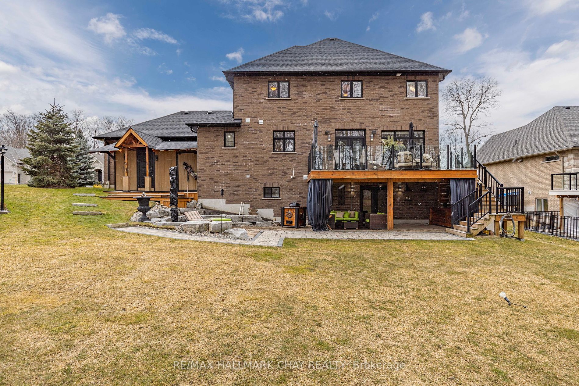 17 Black Creek Tr