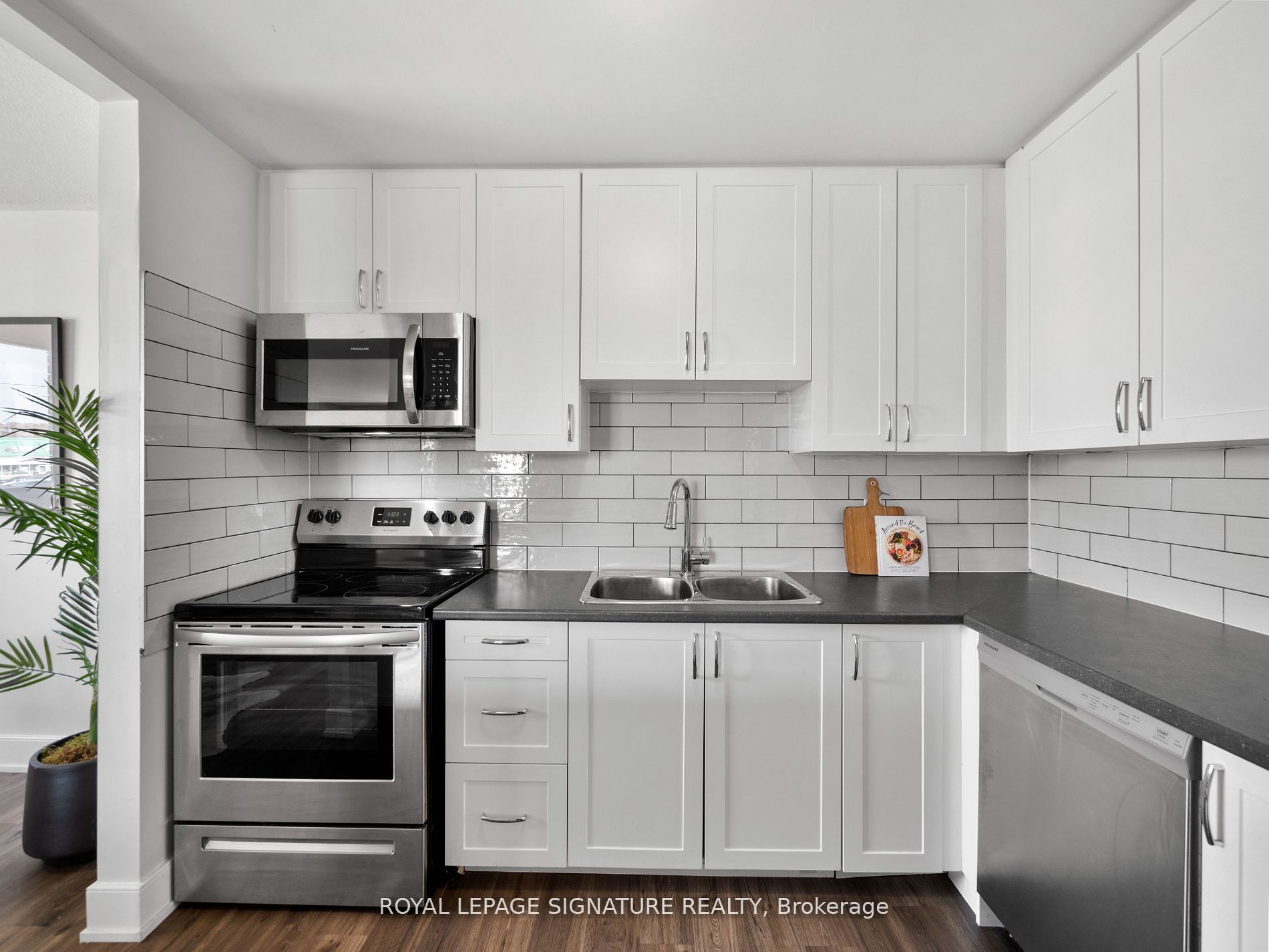 135 Atherley Rd, #C301