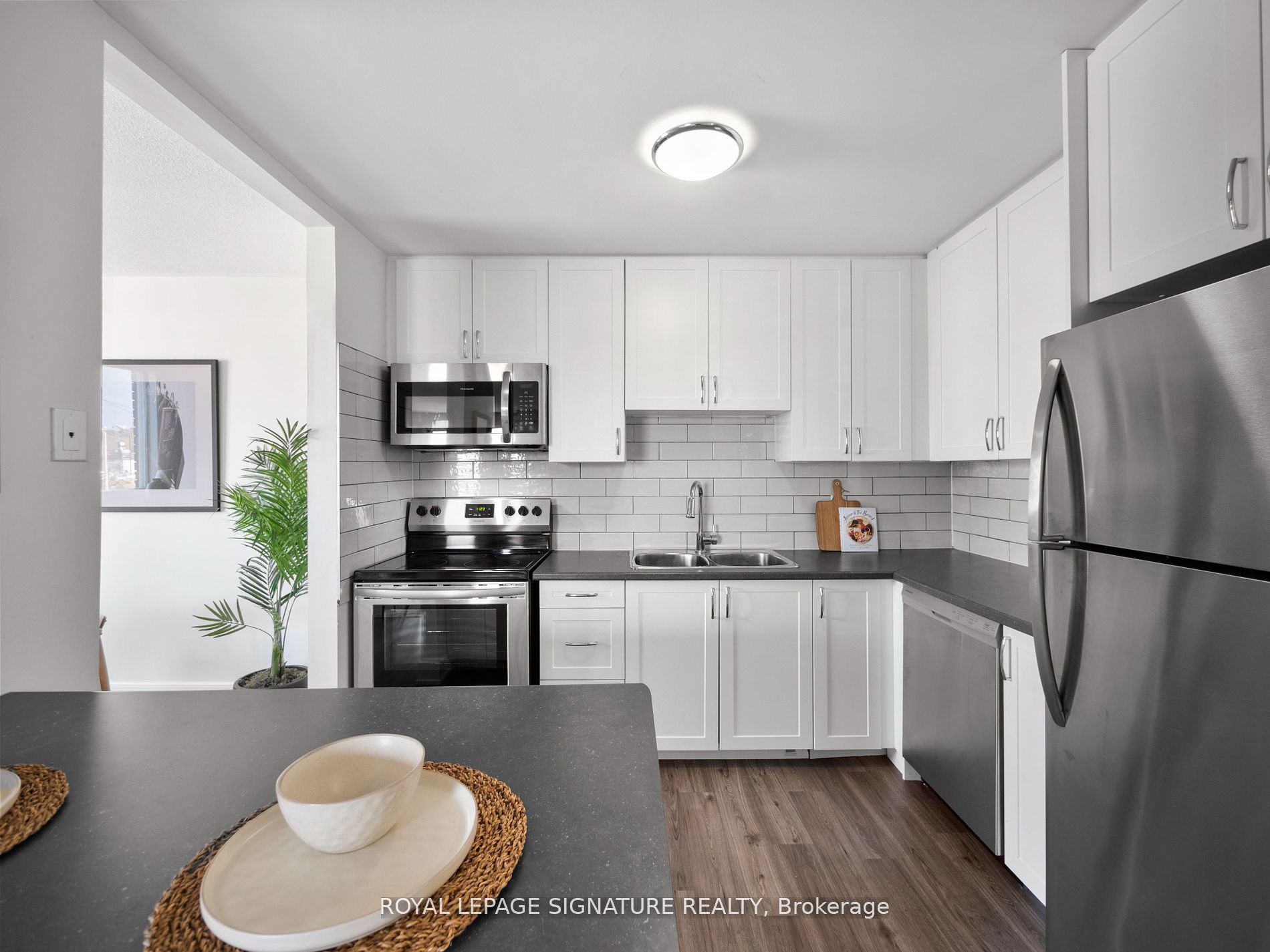 135 Atherley Rd, #C301
