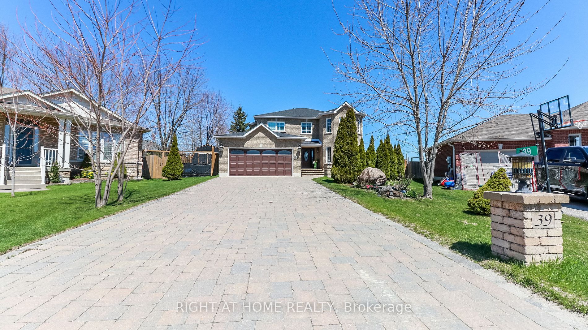 39 Whitfield Crescent