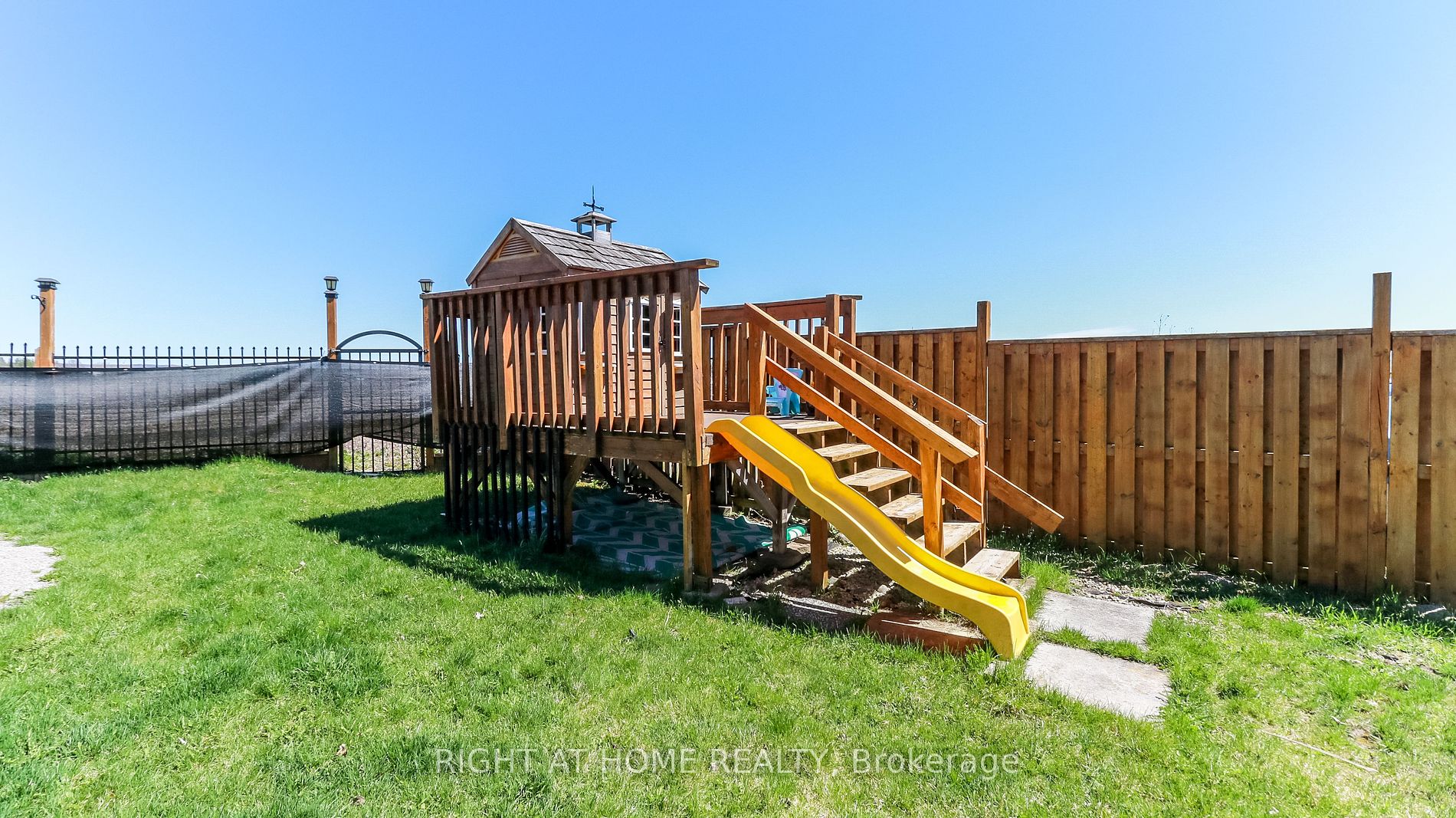 39 Whitfield Crescent