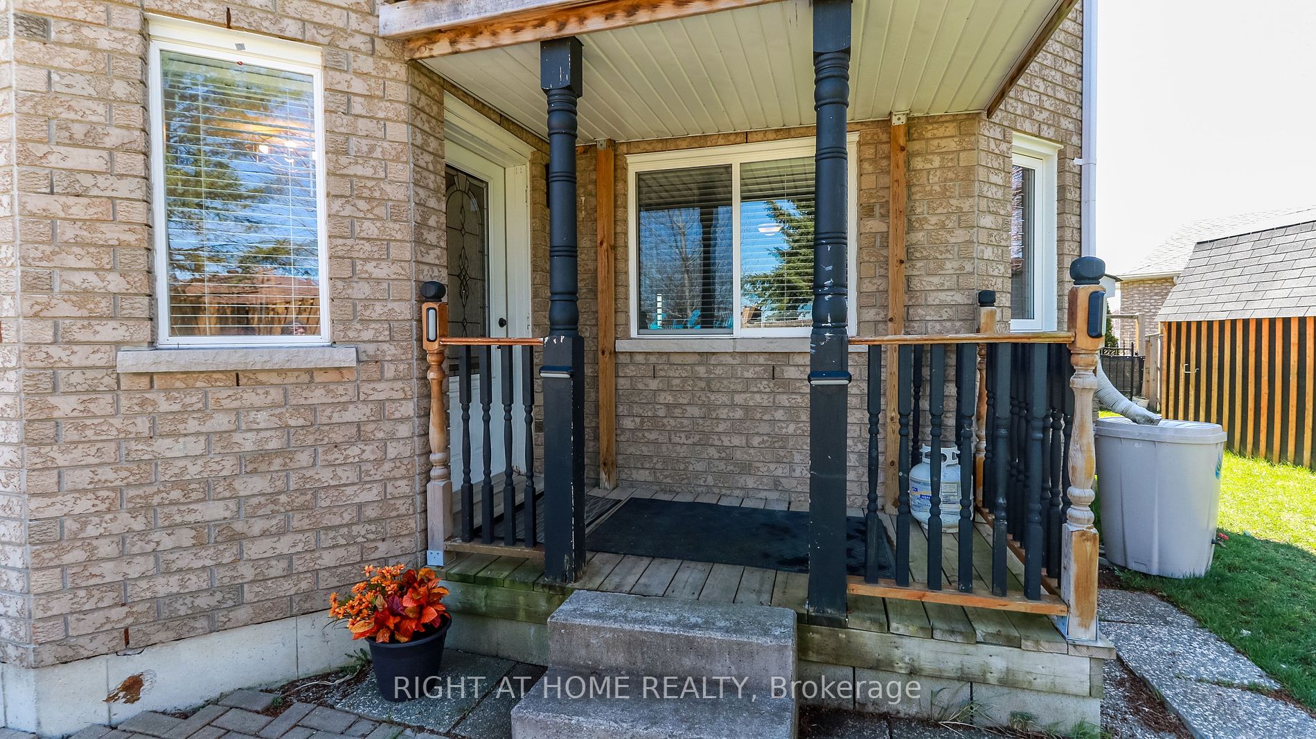 39 Whitfield Crescent