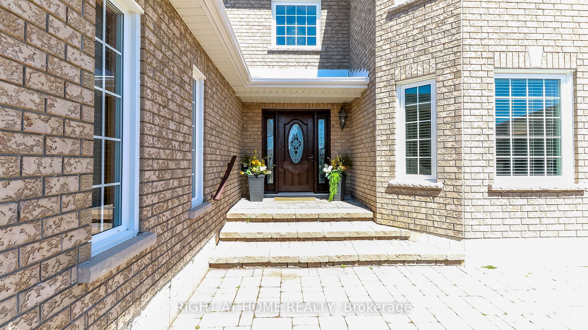 39 Whitfield Crescent