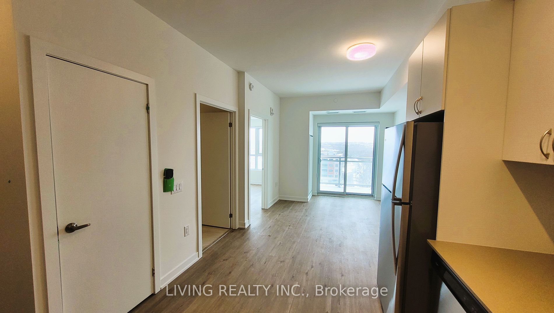 56 Lakeside Terrace, #802