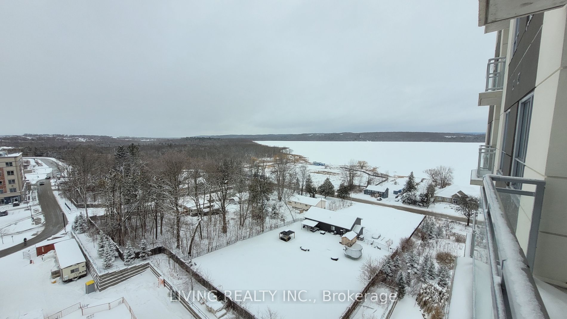 56 Lakeside Terrace, #802