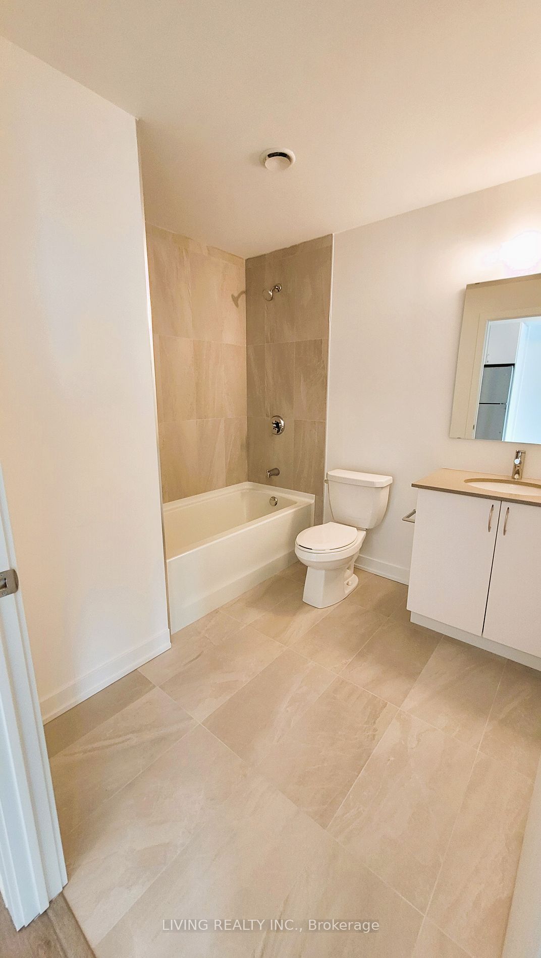 56 Lakeside Terrace, #802