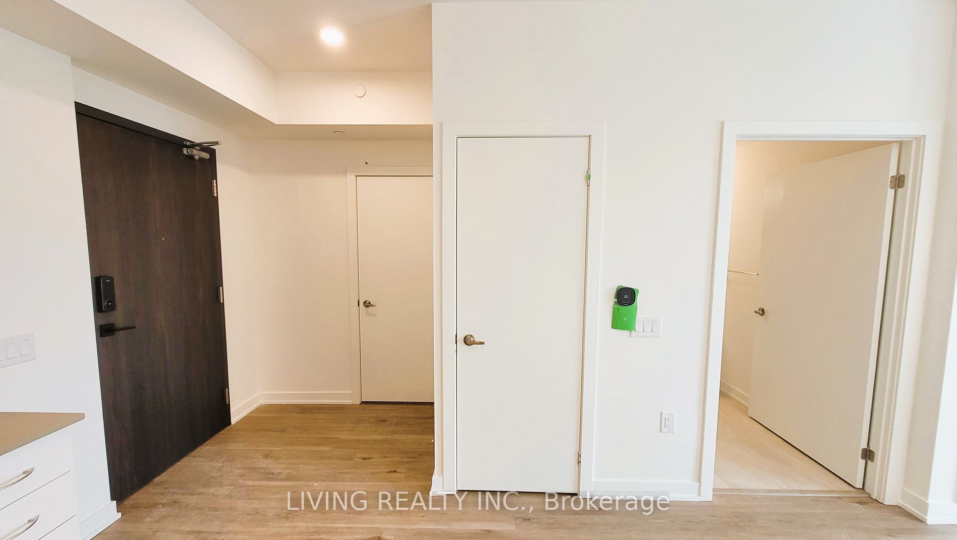 56 Lakeside Terrace, #802