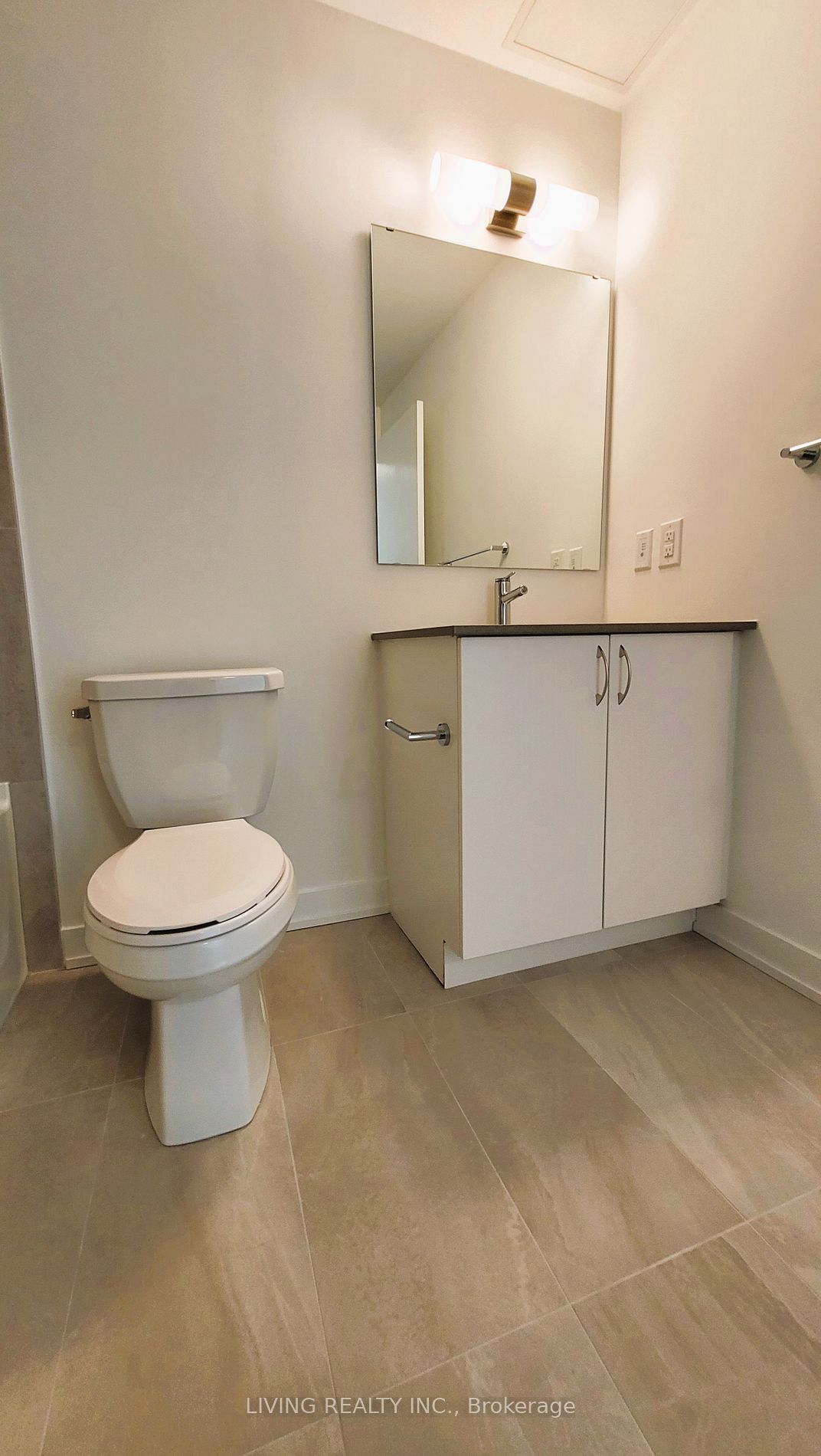 56 Lakeside Terrace, #802