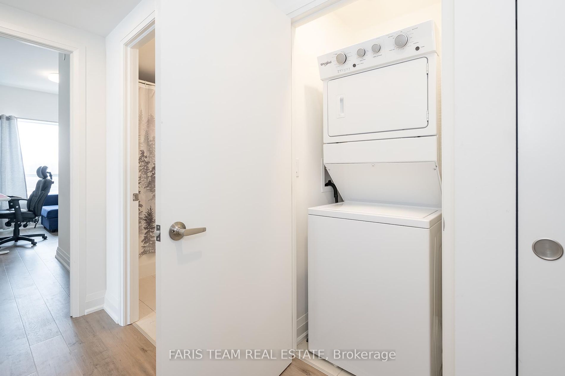 58 Lakeside Terrace, #1006
