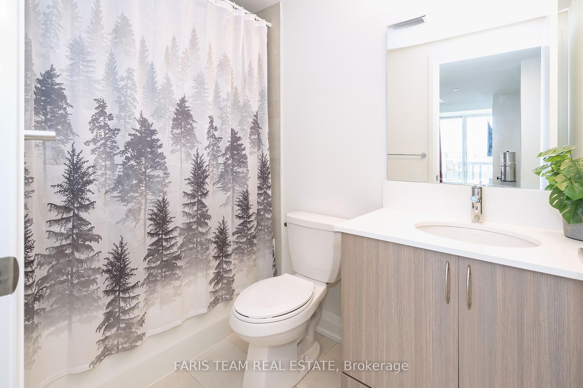 58 Lakeside Terrace, #1006