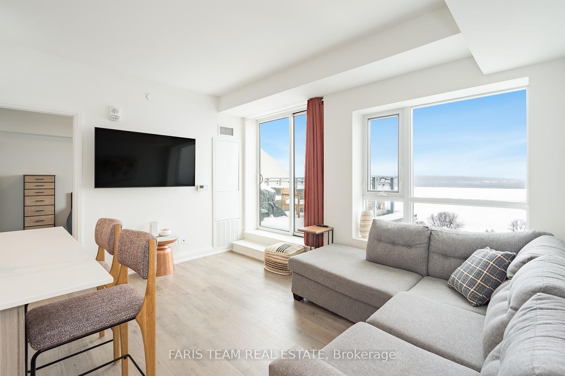 58 Lakeside Terrace, #1006