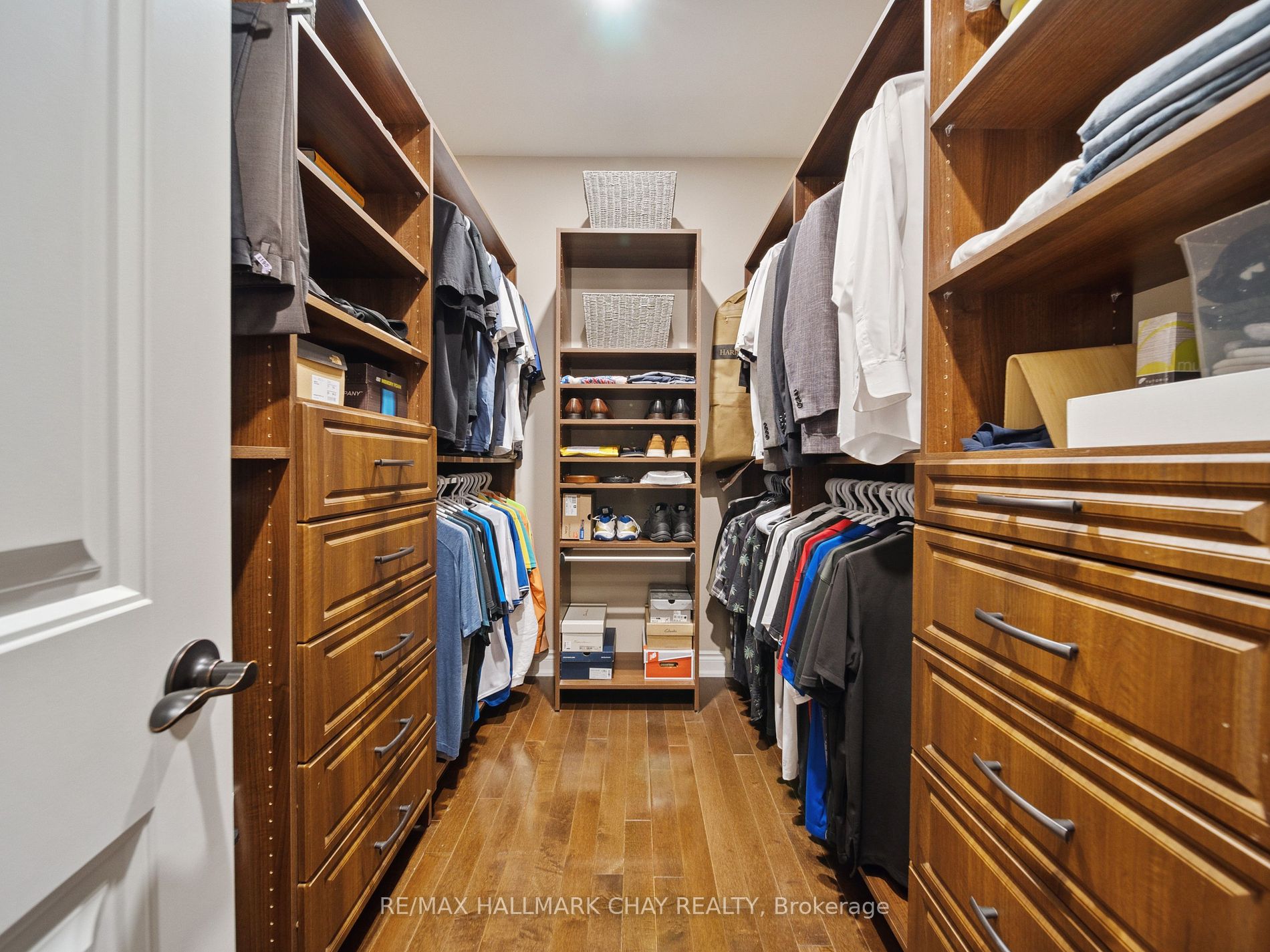 121 Mennill Drive