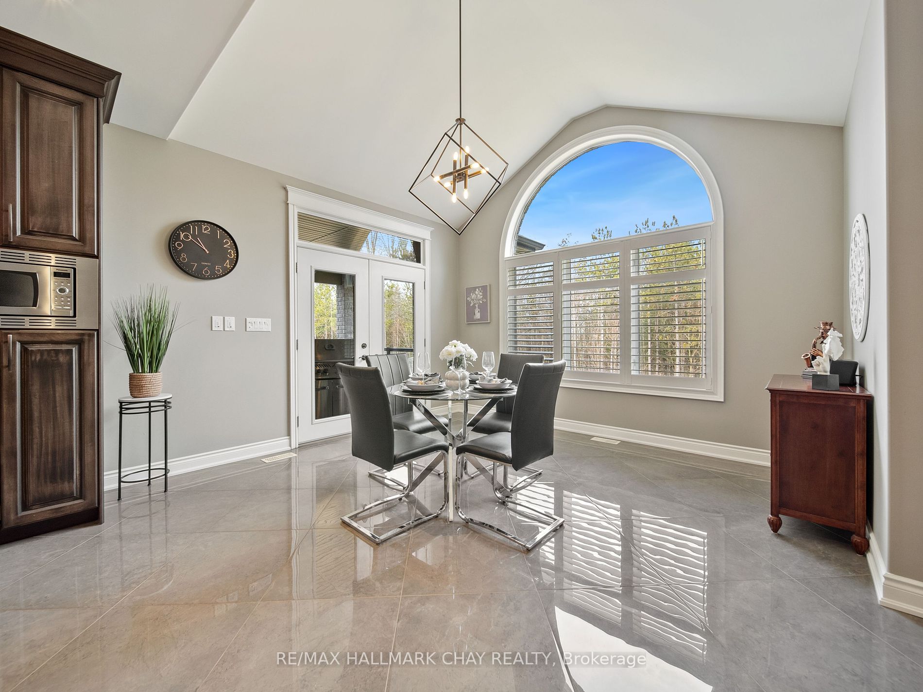 121 Mennill Drive
