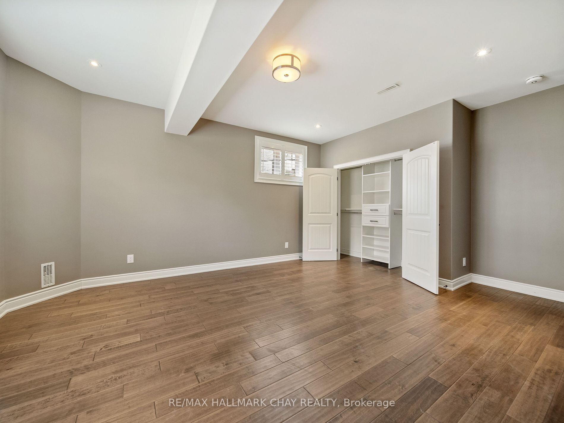 121 Mennill Drive