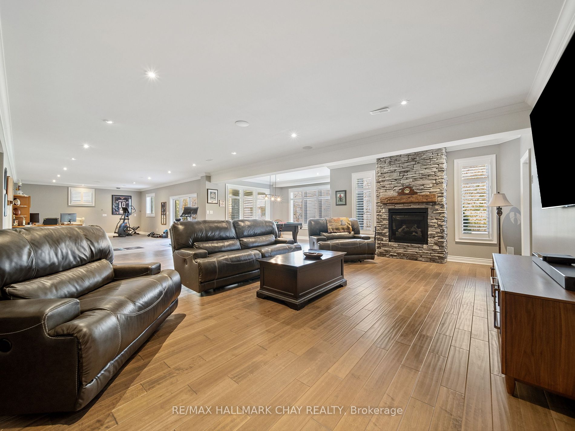 121 Mennill Drive