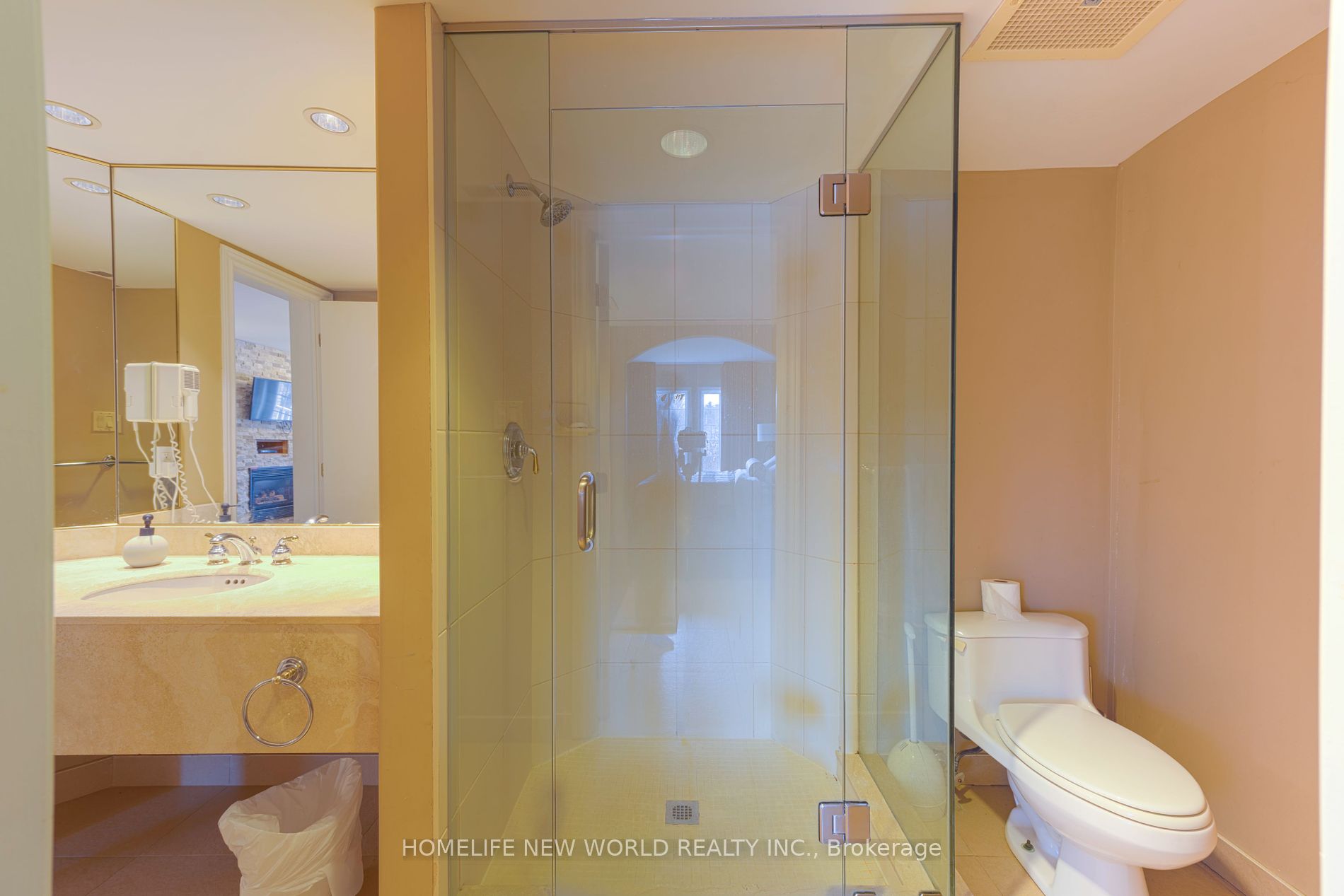 90 Highland Drive, #2074/75