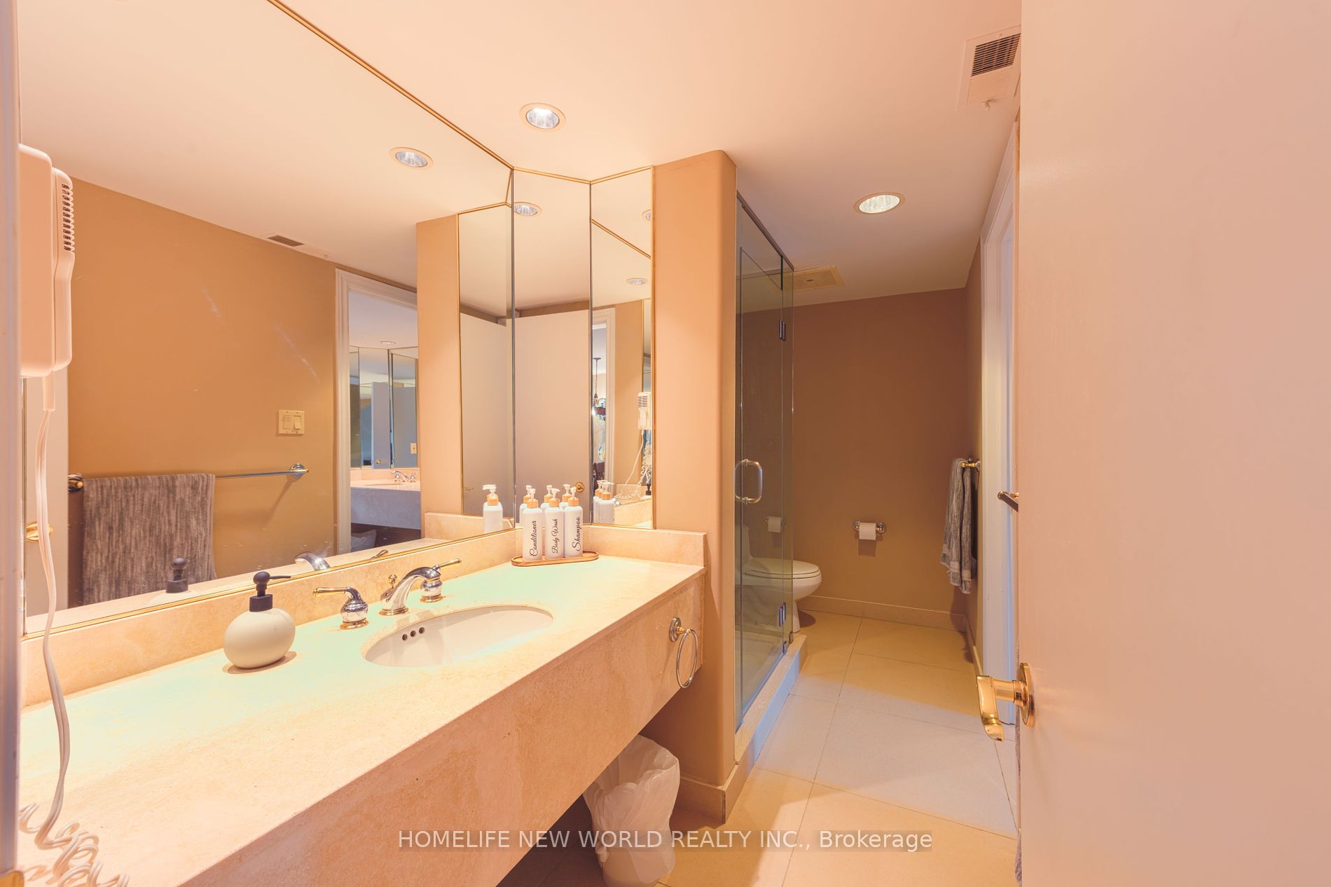 90 Highland Drive, #2074/75