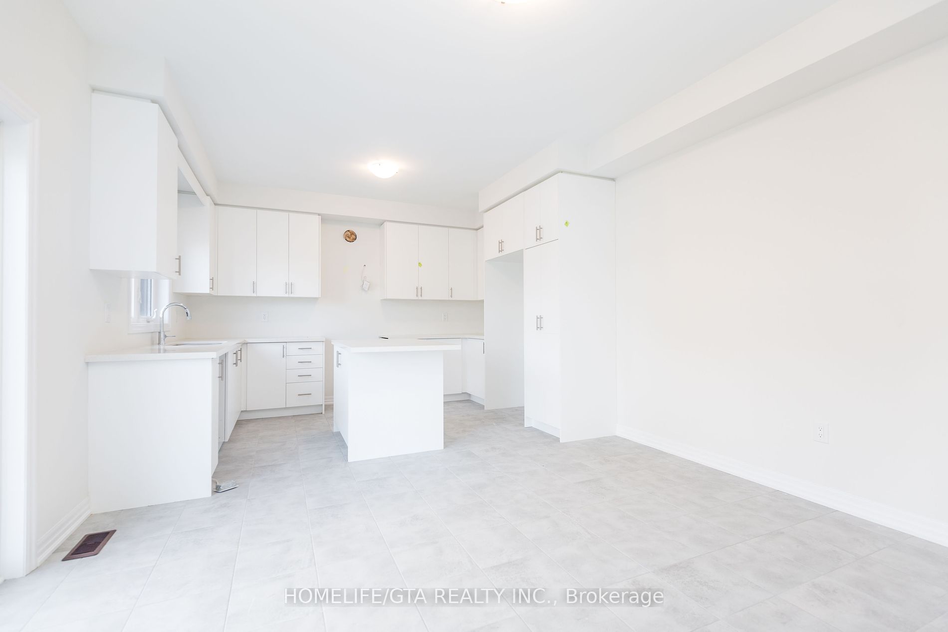 261 Centre St